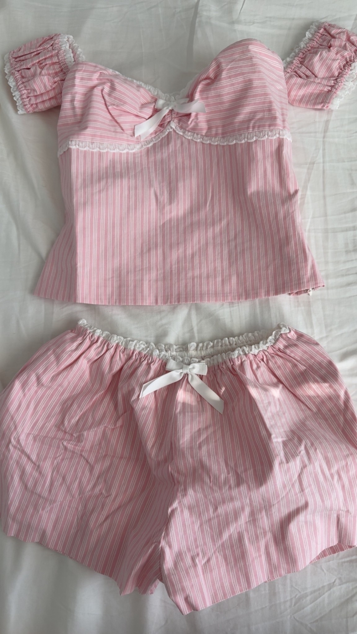 Officially obsessed with this set 🎀

#LTKSeasonal #LTKStyleTip #LTKTravel