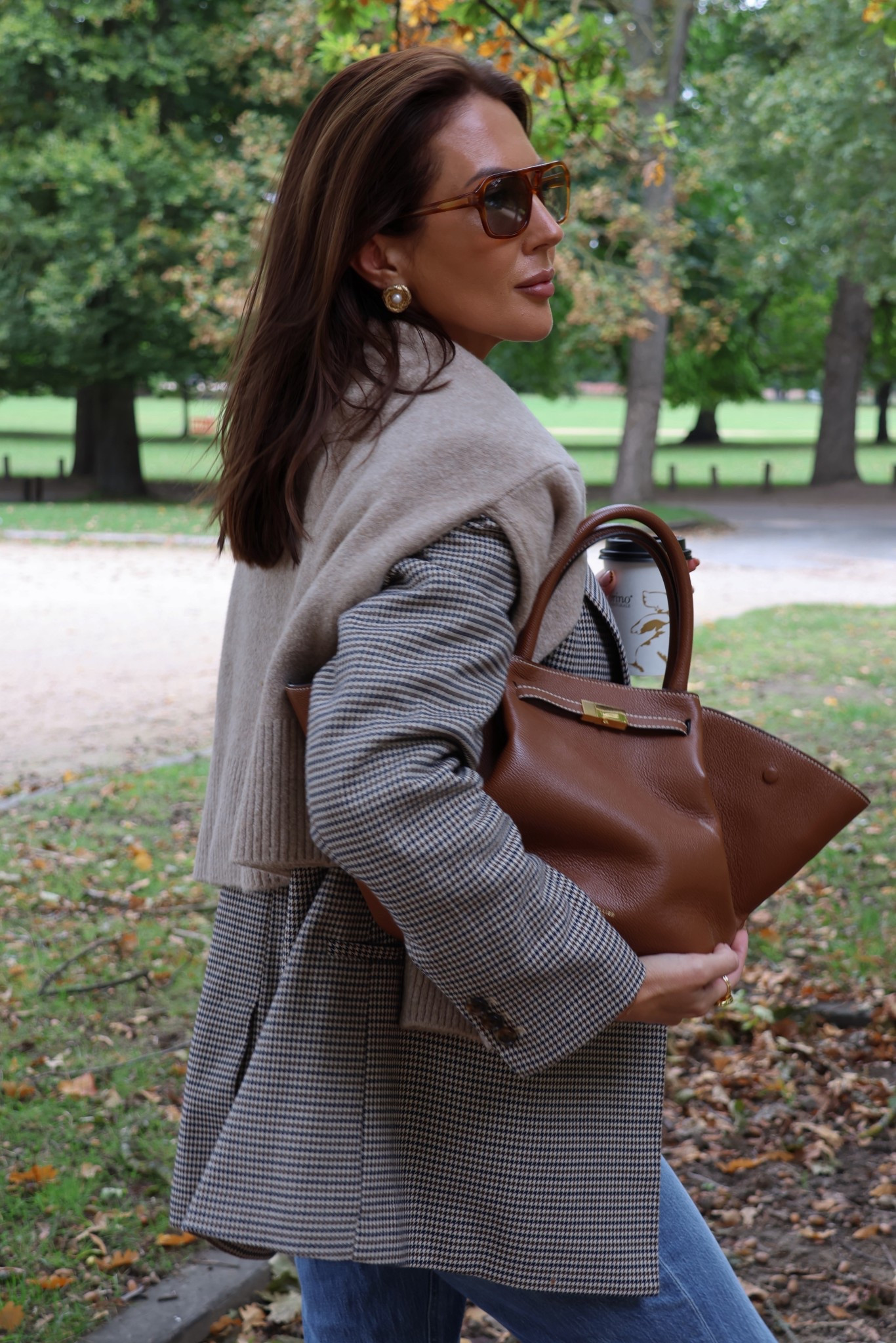 Autumn outfit inspo

Checked blazer, autumn blazer, oversize blazer or blazer in the shoulder jumper Tan D’Amelio bag, automatic, cozy way, ultimate fit full fashion, autumn styles, full styles, brunette hair, autumn, brunette, glossy hair hairstyles, jeans and jeans Abercrombie and Fitch jeans 90s with jeans automatic

#LTKFashionMonth #LTKautumn