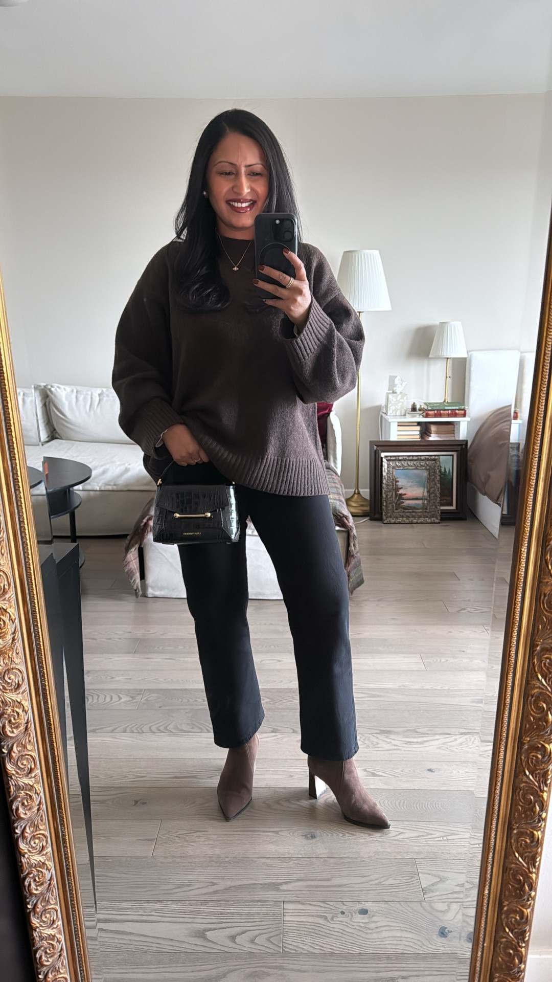 Casual errands day outfit in Reformation over-sized cashmere sweater and black Levi’s jeans

#LTKootd #LTKBeauty #LTKgrwm
