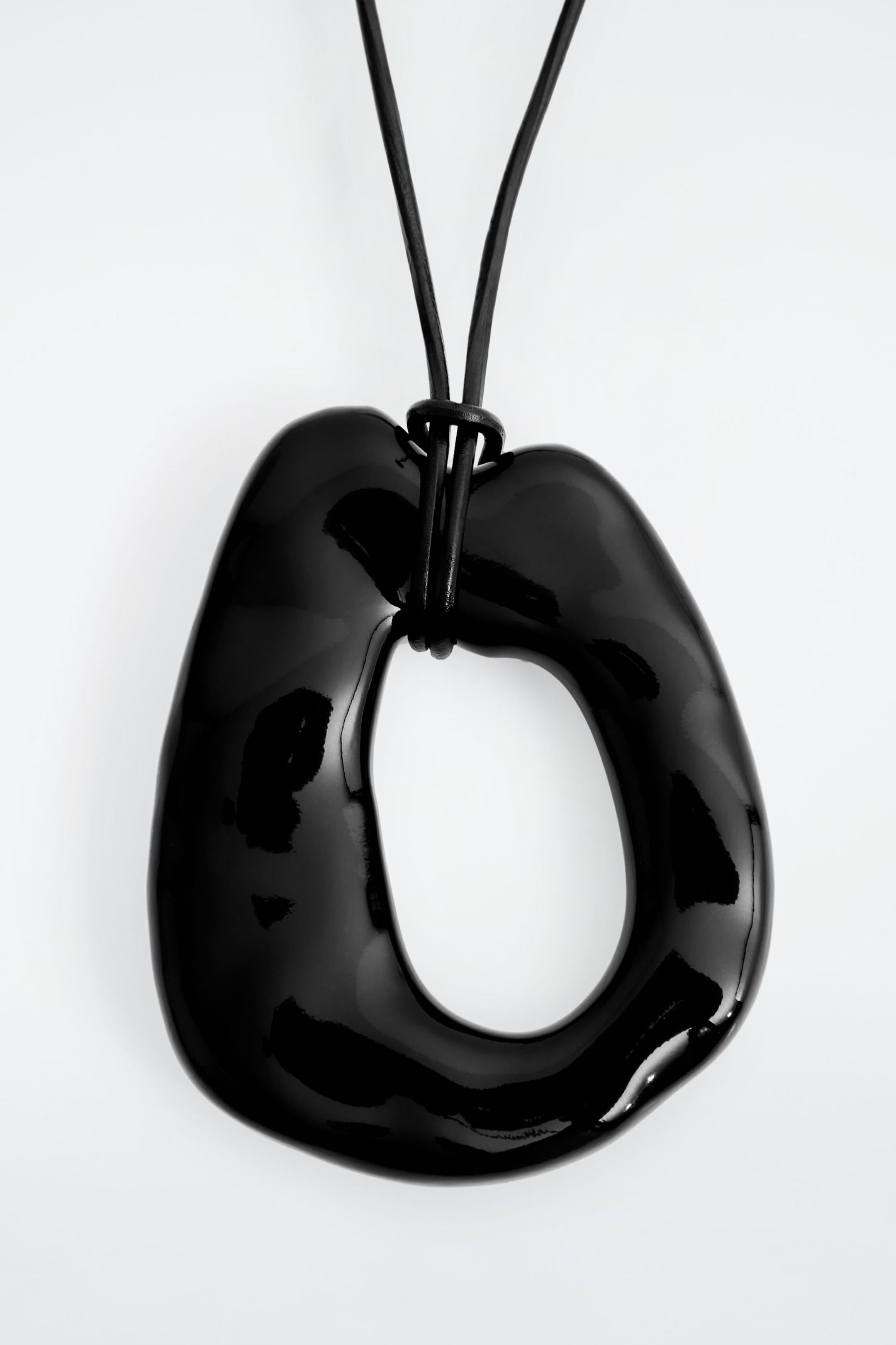 MOLTEN PENDANT NECKLACE - BLACK | COS UK