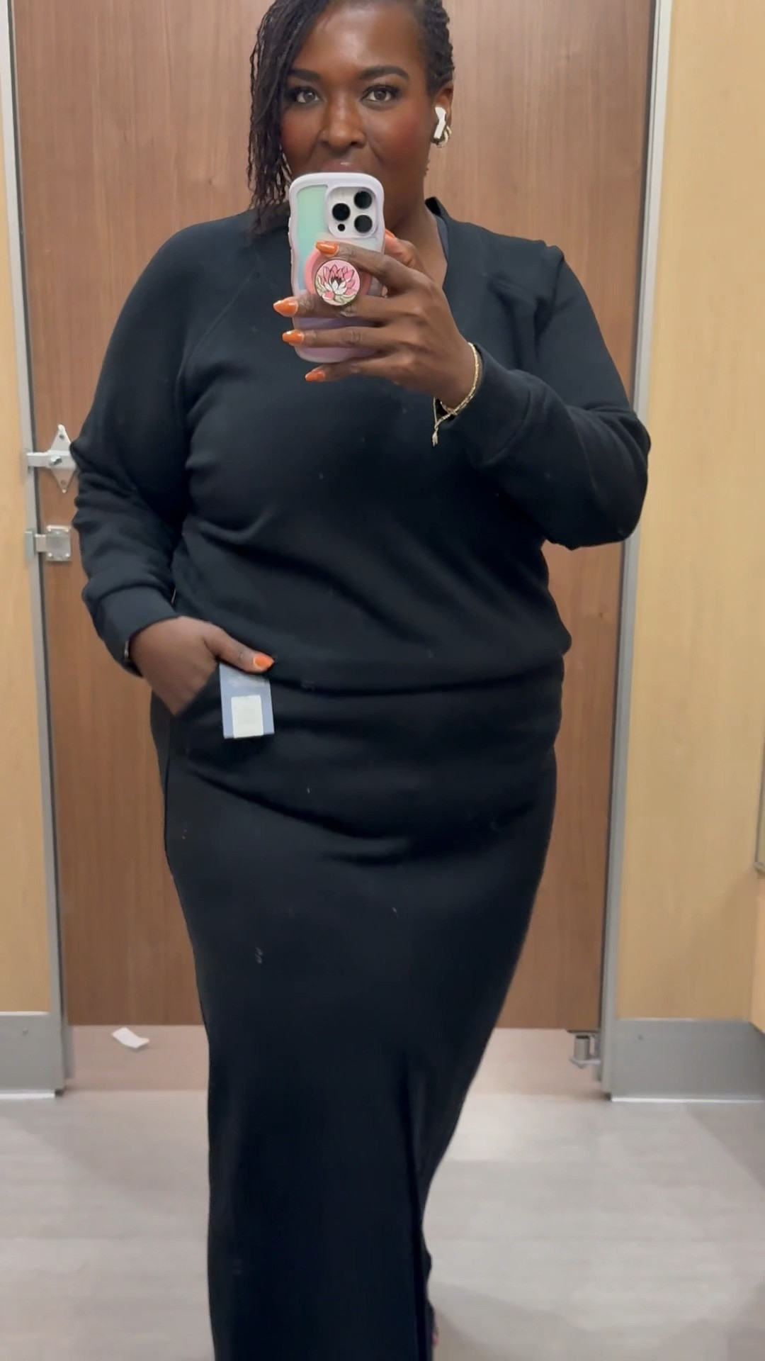 Black Friday is starting early… Target has all the clothes and shoes on sale for 30% off. I’m so in love with these barrel jeans, sweat skirt set, and sweater dress. 

#LTKPlusSize #LTKSaleAlert #LTKFindsUnder50