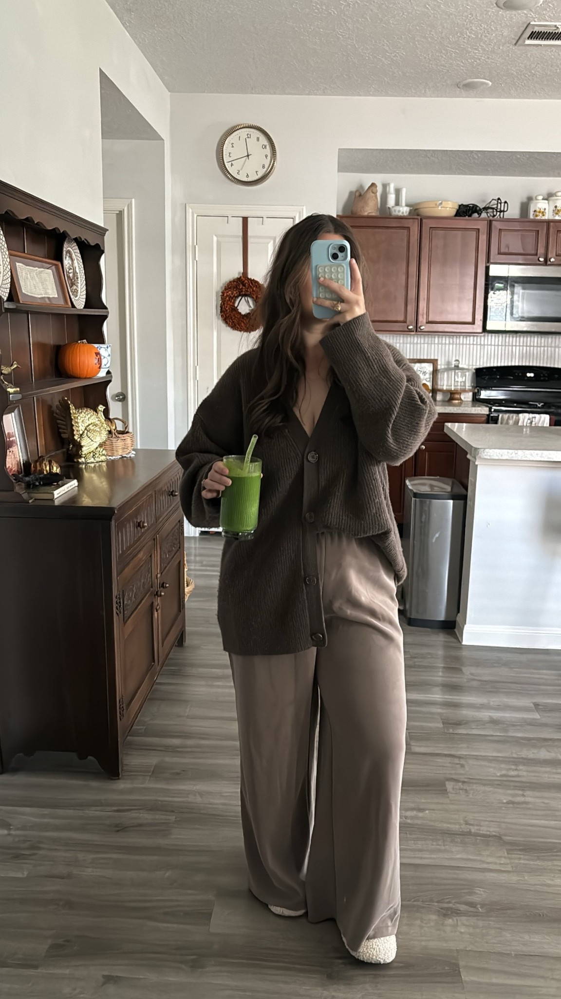 cozy editing day OOTD 💻🥬🫶

cardigan is size large, pants are size mediumm

#LTKActive #LTKFindsUnder50 #LTKFindsUnder100