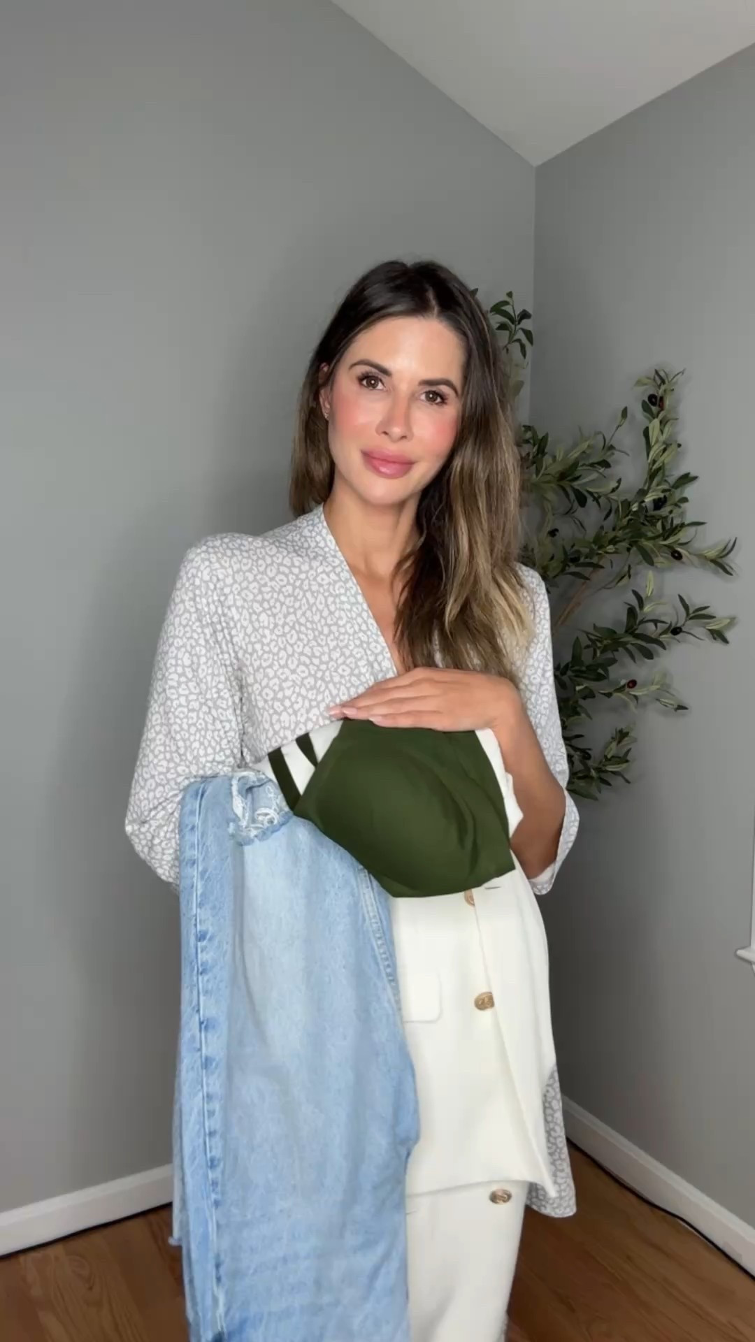 How to easily give Honeylove Crossover Bra main character energy by layering under a white blazer for a little pop of color for an easy date night look 
Comment Shop for 20% off 
Link in bio 

#LTKFindsUnder50 #LTKStyleTip #LTKFindsUnder100