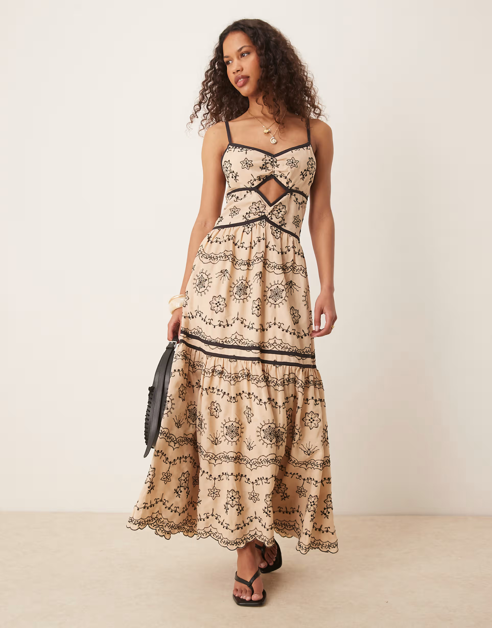 ASOS DESIGN - Robe longue à bretelles fines et liserés noirs avec découpe et broderies - Taupe... | ASOS (Global)