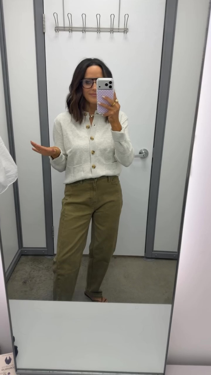 this is such a good fall 🤎 the cardigan is SO soft and not itchy, and the whole outfit looks way more expensive than Walmart!

@Walmart 

size small/2

#WalmartFinds #WalmartFashion #WalmartStyle #FallFashion #FallOutfits #AffordableFashion #BudgetFriendly #LTKFinds