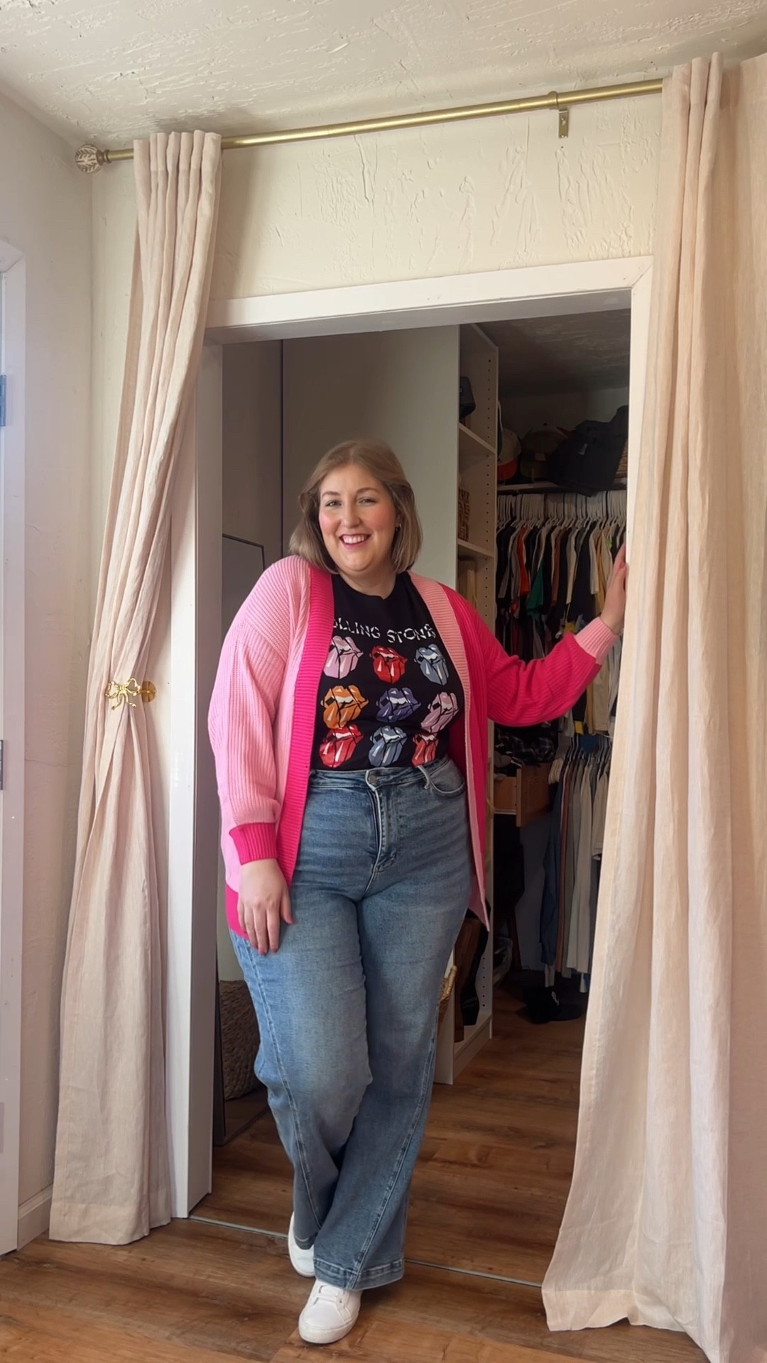 Casual little valentines outfit🩷 this two-tone cardigan is so cute! I accidentally ordered a size small, so I’d recommend ordering size XL for a slouchy oversized look! 

Jeans are from a boutique called Ari & Ava!

#LTKMidsize #LTKValentine #LTKPlusSize