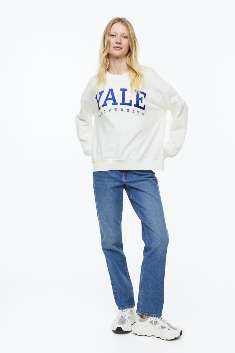 Sweatshirt with Motif | White Sweatshirt Outfit | HM Sweatshirt | Spring Outfits 2023 | H&M (US + CA)