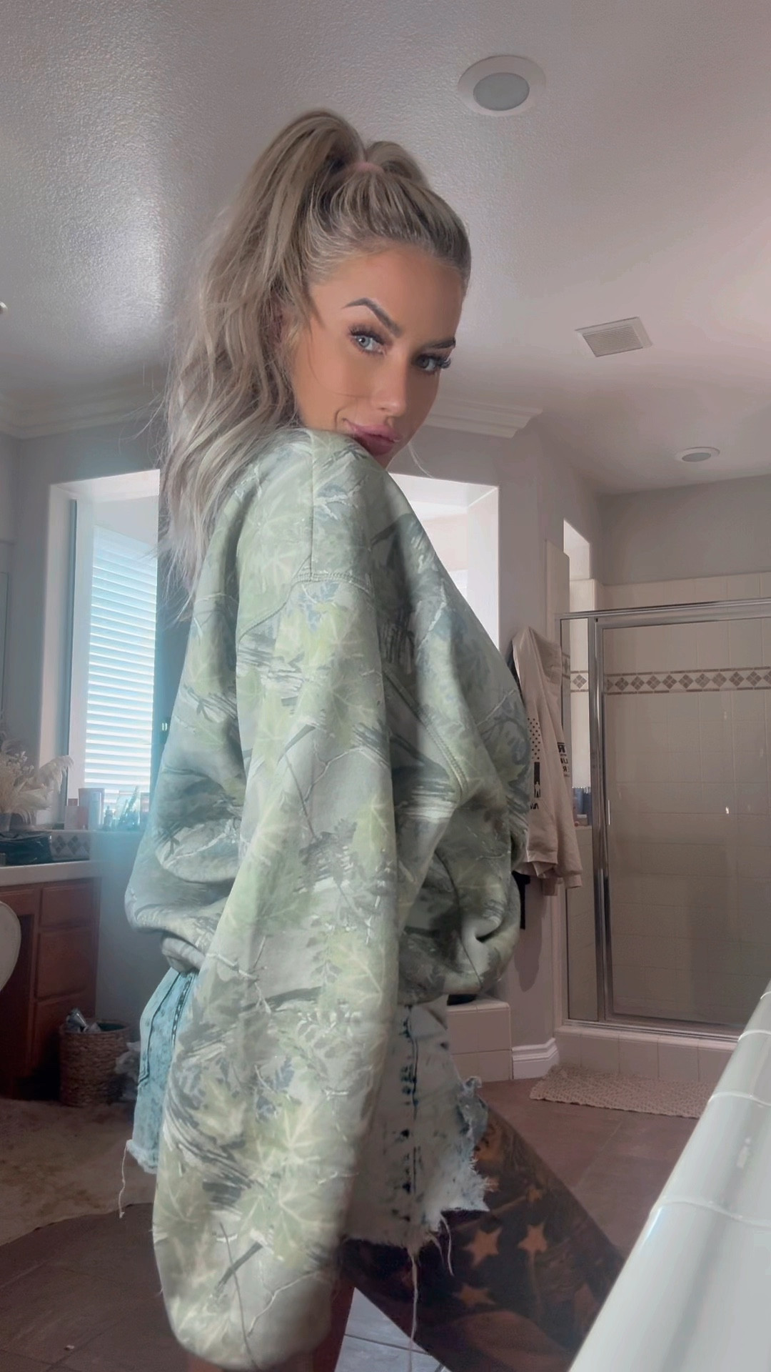 Taking over my daughters Christmas gifts 💁🏼‍♀️🤣

This plush real tree crewneck is SO soft & SO cozy.

I got a size medium for an extra oversized fit. 🙌🏻

#LTKU #LTKStyleTip #LTKFindsUnder50