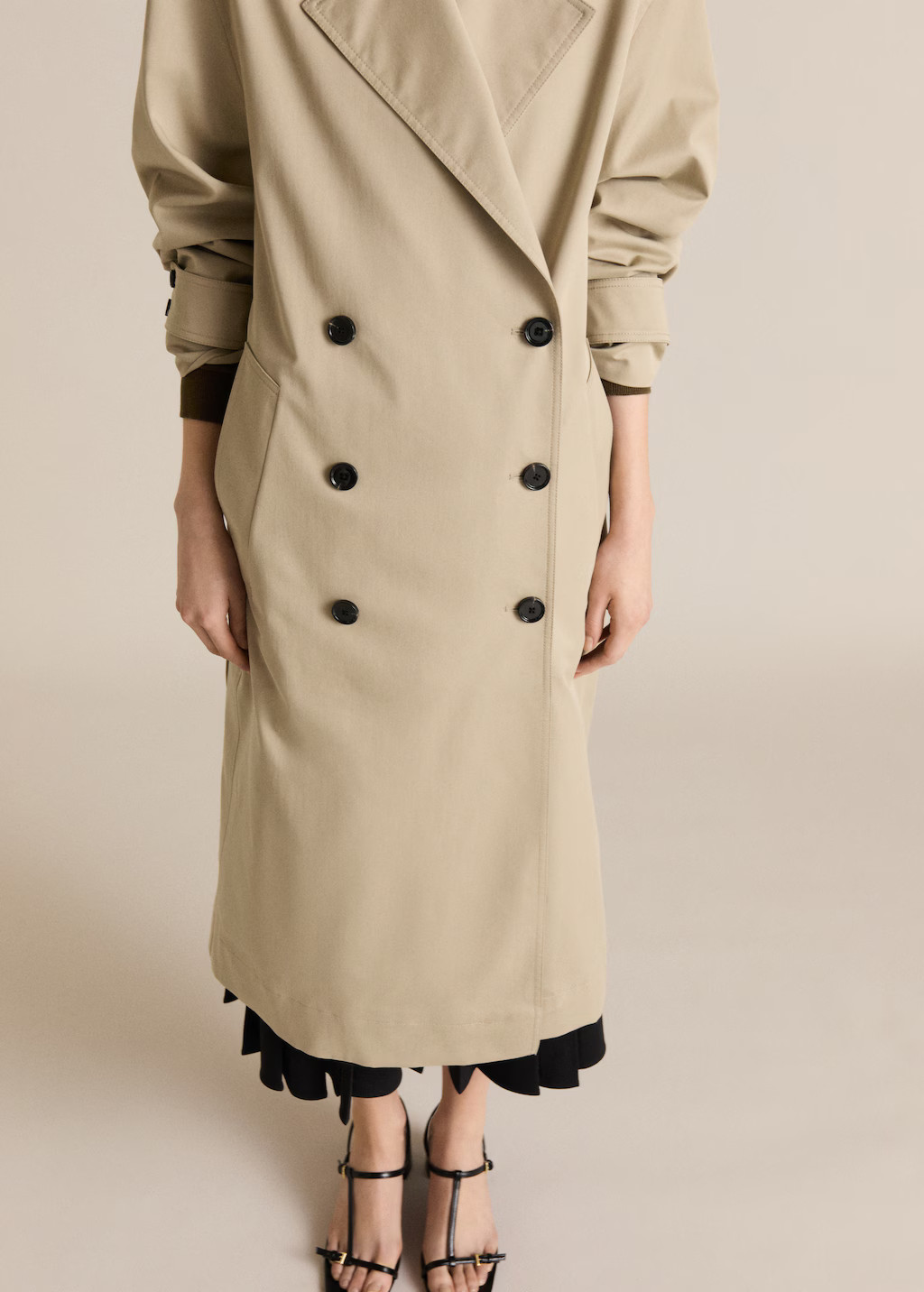 Long oversized double-breasted trench coat - Women | MANGO United Kingdom | MANGO (UK)