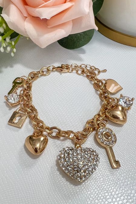 I think this charm bracelet is so fun to bust out around Valentine’s Day! 
It’s from Amazon and currently on sale for under $10!!


#LTKsalealert #LTKSeasonal #LTKfindsunder50