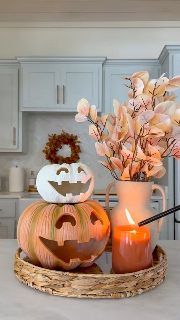Fall home decor // fall centerpiece 





Pumpkins 
Wicker tray 
Faux florals 
Fall candle 
Halloween decor 
Amazon home 
Walmart home 

#LTKHome #LTKFindsUnder50 #LTKSeasonal