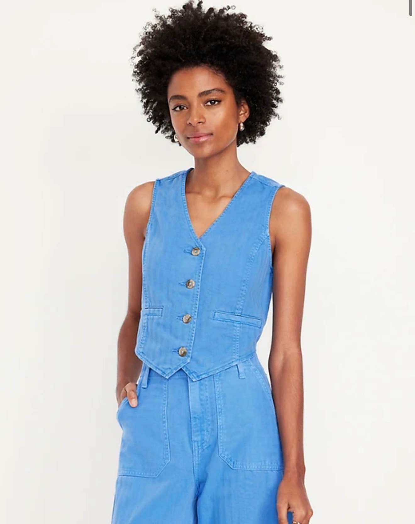 Old navy denim vest 

#LTKHoliday #LTKSeasonal #LTKFindsUnder100