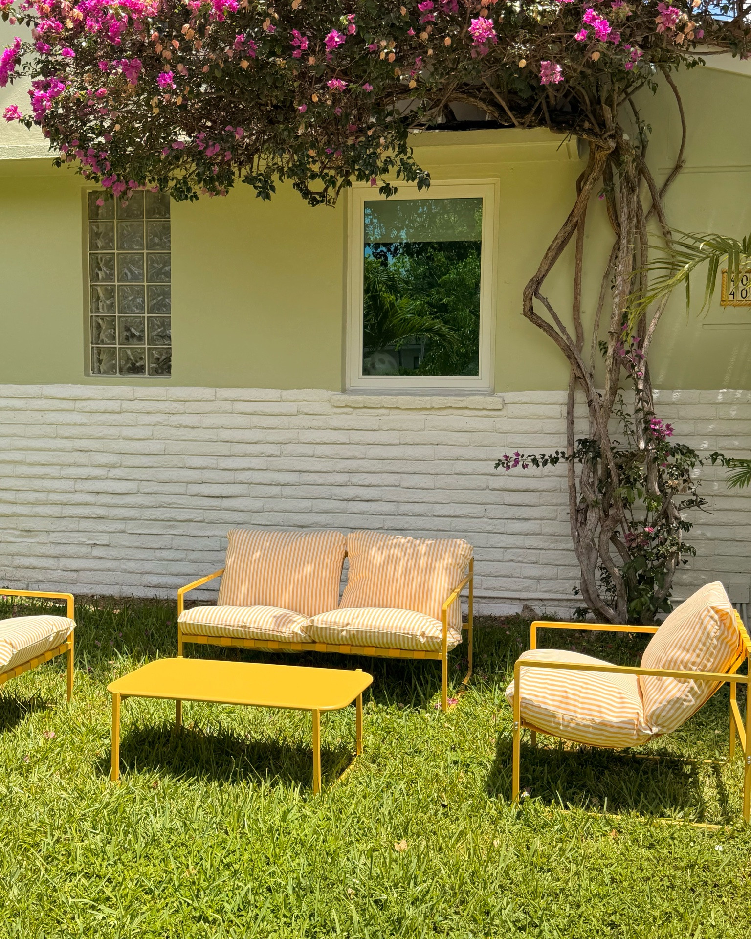 the best outdoor set for summer! @Wayfair #wishyouwerehere #outdoor #Wayfair #WayfairPartner