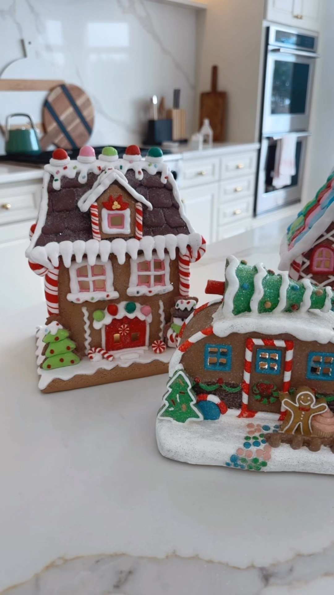 Love these gingerbread village houses from Walmart! Going to use them in my kitchen.

Sarah Joy, Christmas, decor, kitchen, decor, holiday decor, Walmart, gingerbread house 


#LTKWatchNow #LTKHoliday #LTKSeasonal