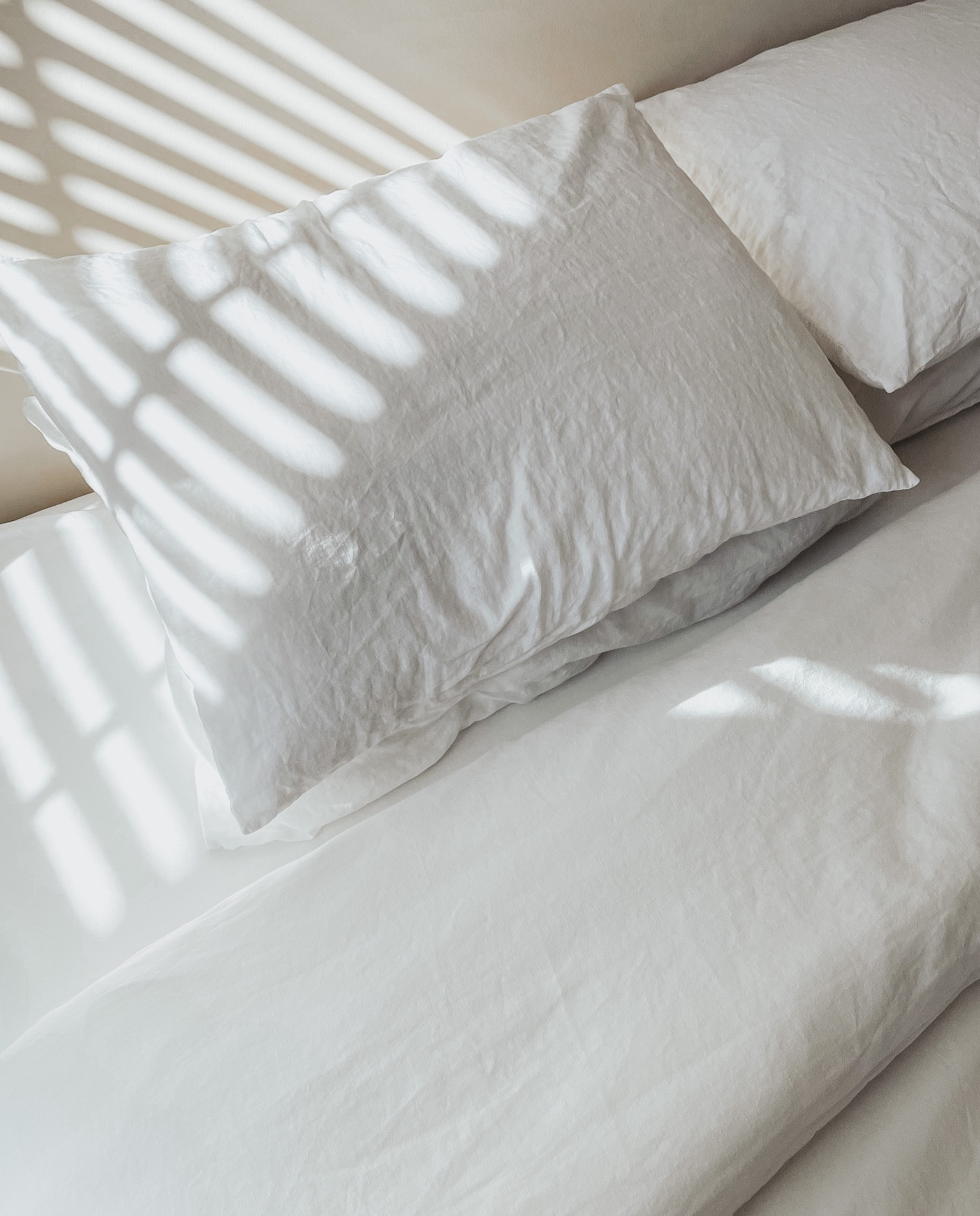 the best linen sheets + duvet cover!! fits extra deep mattress too! 

#LTKFind #LTKunder100 #LTKhome