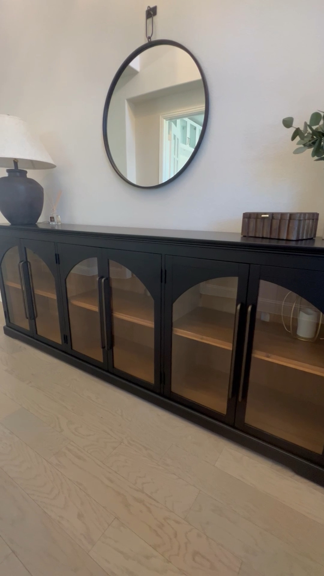 Just creating spaces that feel like peace! What's missing!? What would you add?
#entrywaydecor #homedecor #entrytable #decorfinds #resetroutine



#LTKHome #LTKStyleTip