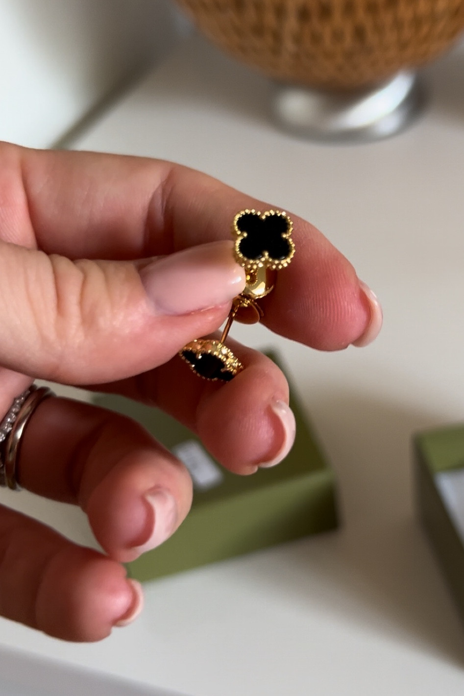 VCA earrings 

#LTKStyleTip #LTKFindsUnder50 #LTKFindsUnder100