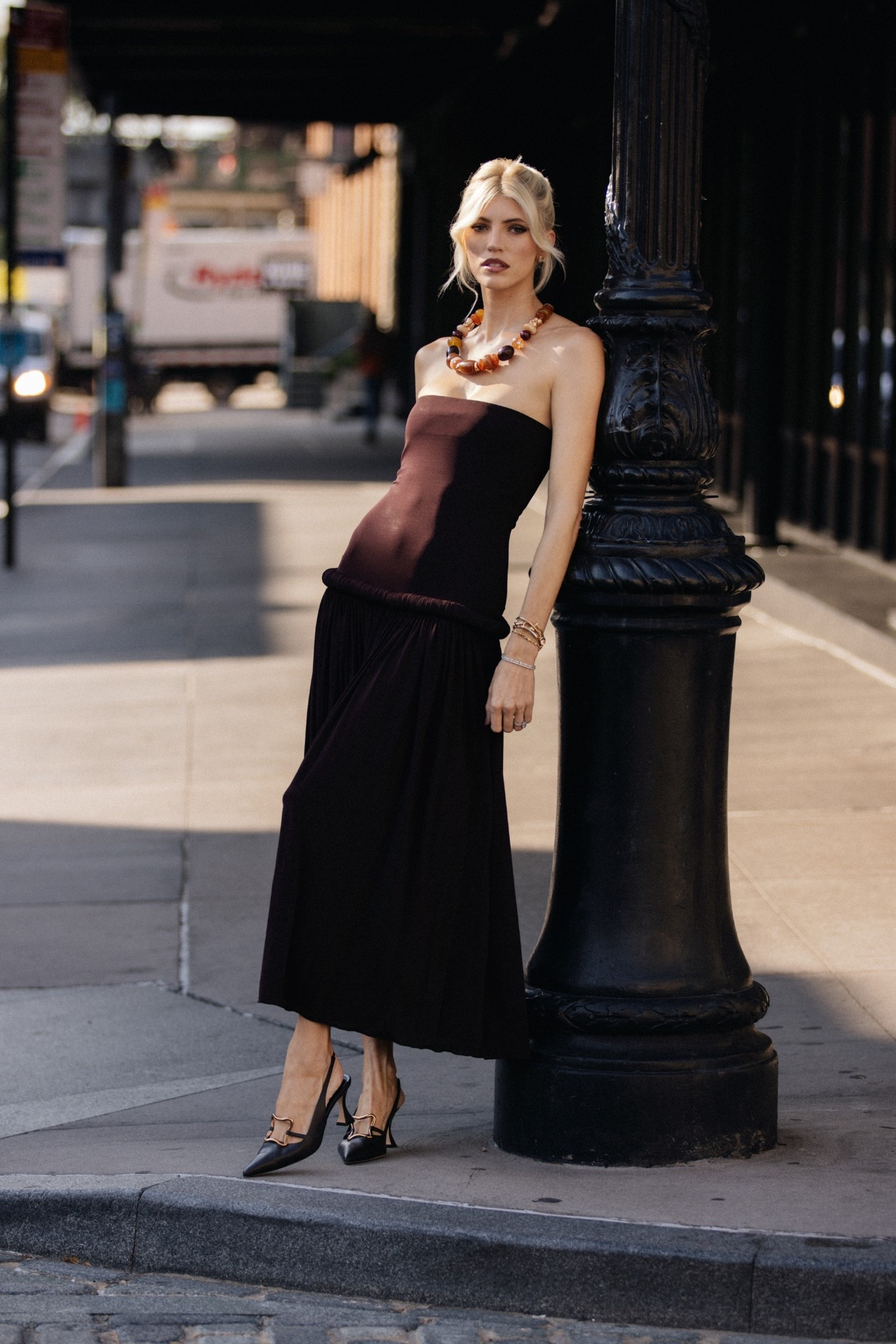 This brown gown is chefs kiss 
