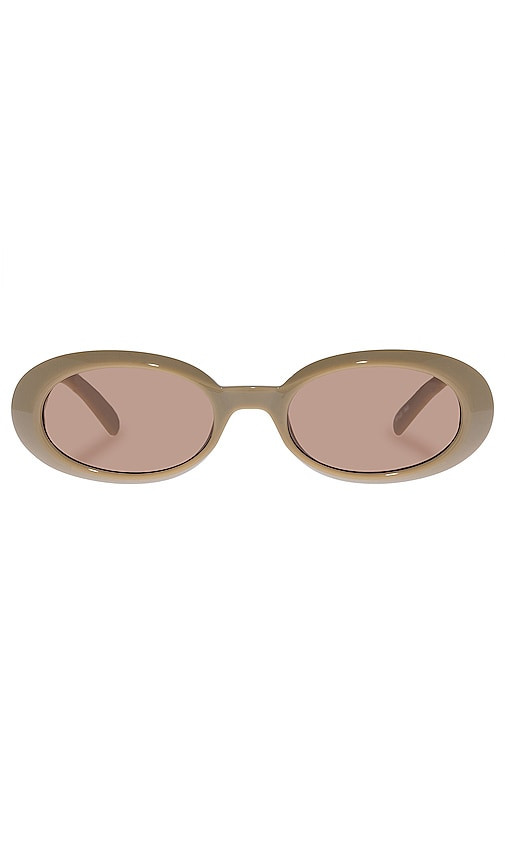 Le Specs Work It! in Tan. | Revolve Clothing (Global)