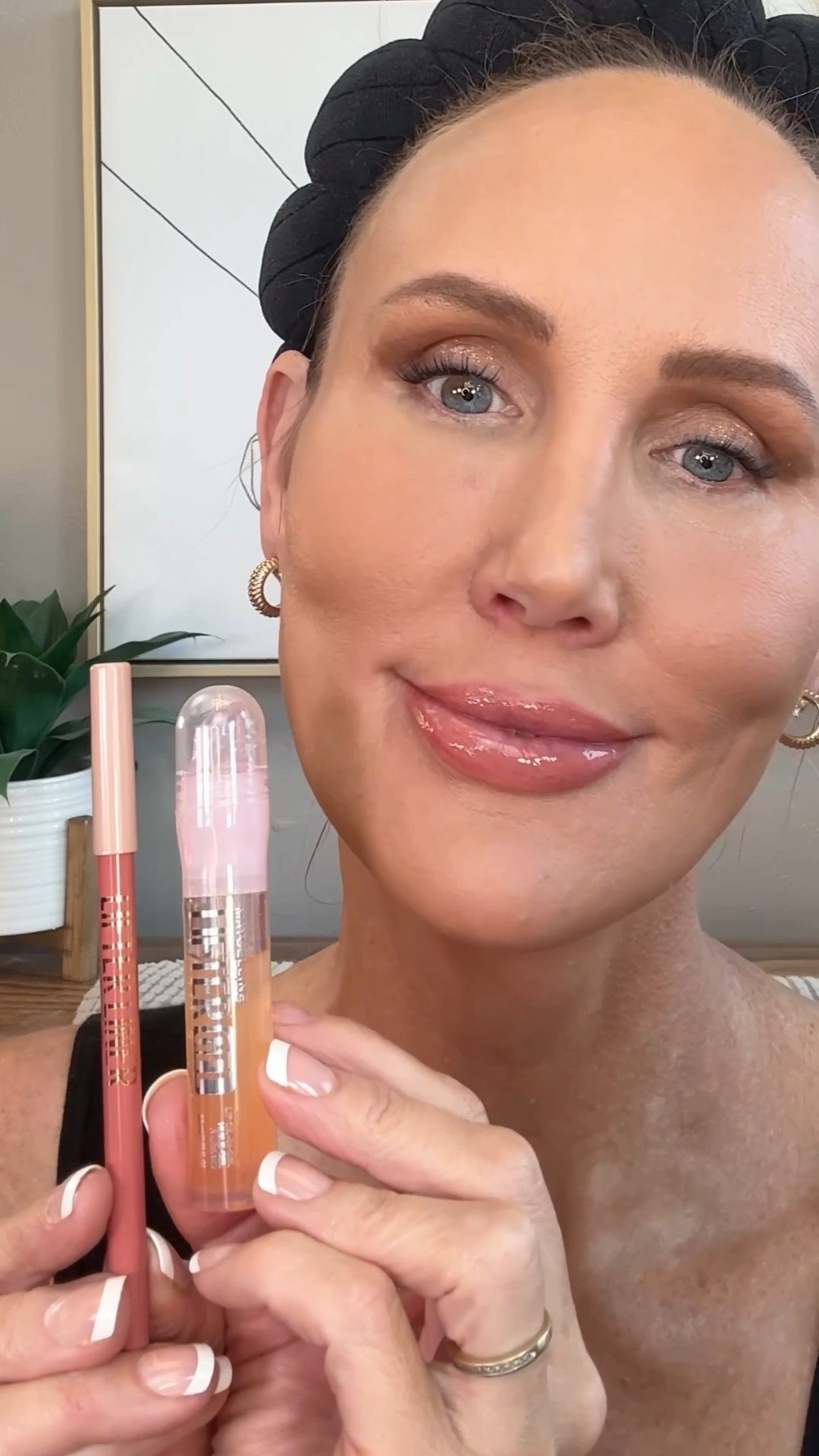 This Maybelline Lip Combo is so pretty for spring & summer! 

#lips #lipcombo #lipliner #lipgloss