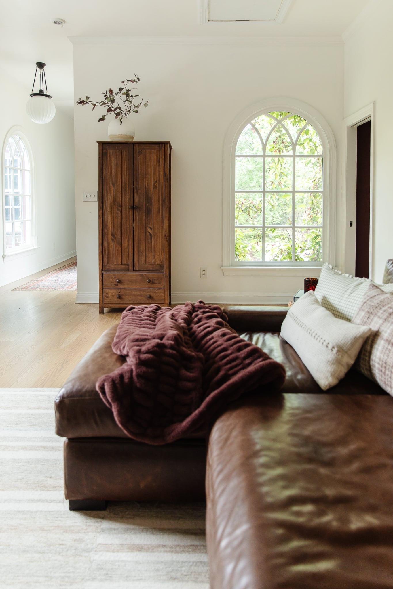 Moody modern traditional playroom 🫶🏻

#LTKkids #LTKhome #LTKstyletip