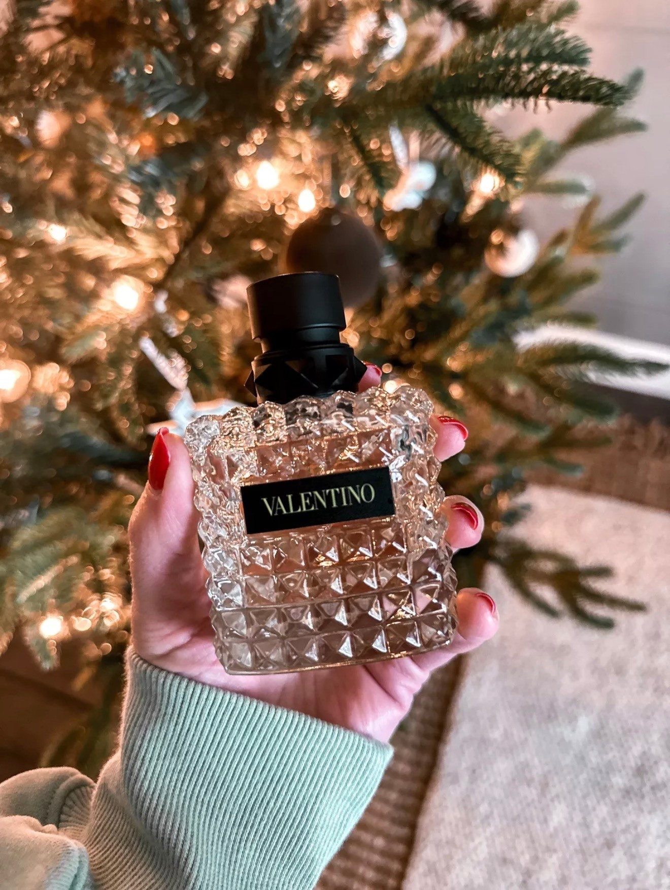 SALE : GIFT FOR HER 
I sprayed this on before heading out to run errands, & the fresh floral hit felt perfect for a cold day. The lemon + rose stay bright, then the white musk settles in & makes it feel warm + grown-up. It’s one of the few ‘fresh’ scents that still feels luxurious in the winter.

fresh floral perfume – Valentino Born in Roma – luxury feminine fragrance – Italian lemon perfume – fresh musk scent – rose essence fragrance – Turkish rose perfume – peony accord scent – long-lasting floral perfume – designer fragrance for women – holiday perfume gift – winter fragrance picks – everyday luxury scent – signature scent ideas – beauty favorites – trending perfumes – Sephora perfume favorites – fresh floral musk – elevated feminine perfume – modern floral fragrance

#LTKCyberWeek #LTKGiftGuide #LTKSaleAlert