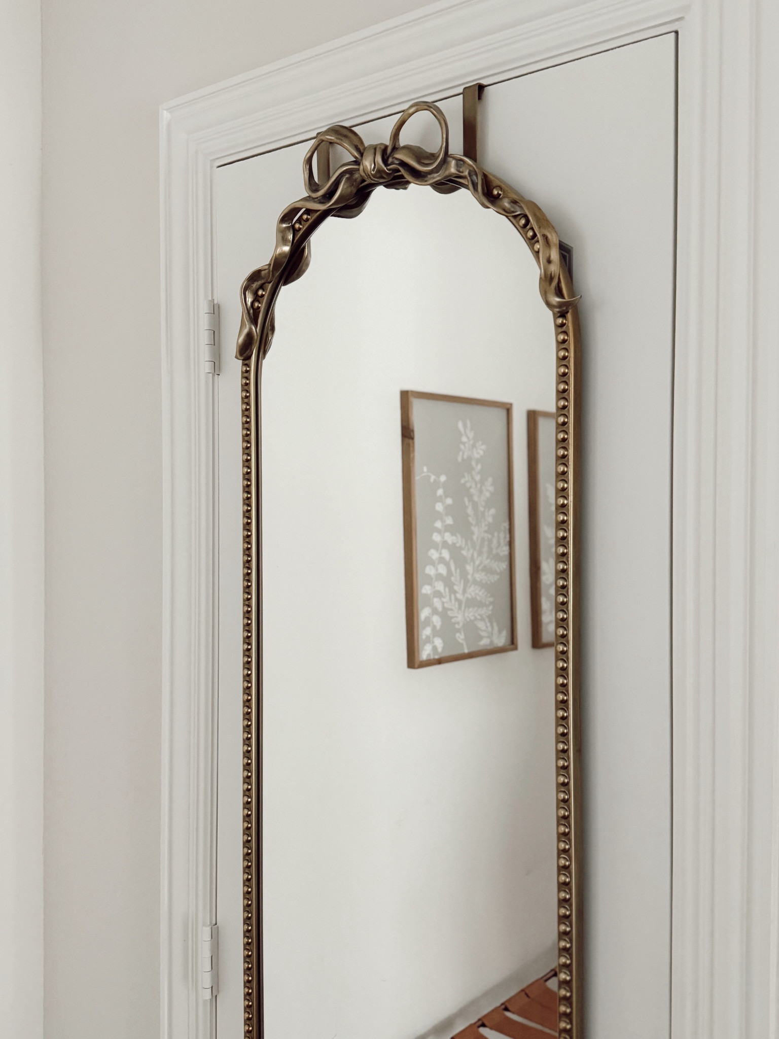 POV: you found the cutest over-the-door hanging bow mirror for your guest bedroom and it brings you joy 🥹🎀🫶🏼✨

#mirror #bowmirror #home #bedroom #guestbedroom #forthehome #guestroom #loveshackfancy #potterybarn #teen #teenroom #bow #bowtrend 

#LTKHome #LTKFindsUnder50 #LTKFindsUnder100