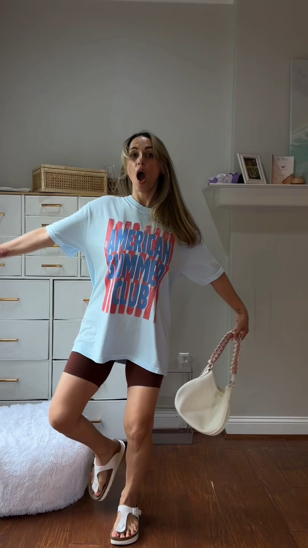 Girls… ..please tell me your 4th of July outfit is already planned🇺🇸 Because if not, consider this your sign. Grab the cute tee, call your besties aaaaand let’s make some memories this Independence Day 
❤️🤍💙    @mtnmoverz #FourthOfJuly #4thOfJulyStyle #SummerOutfits #OOTD #ad
