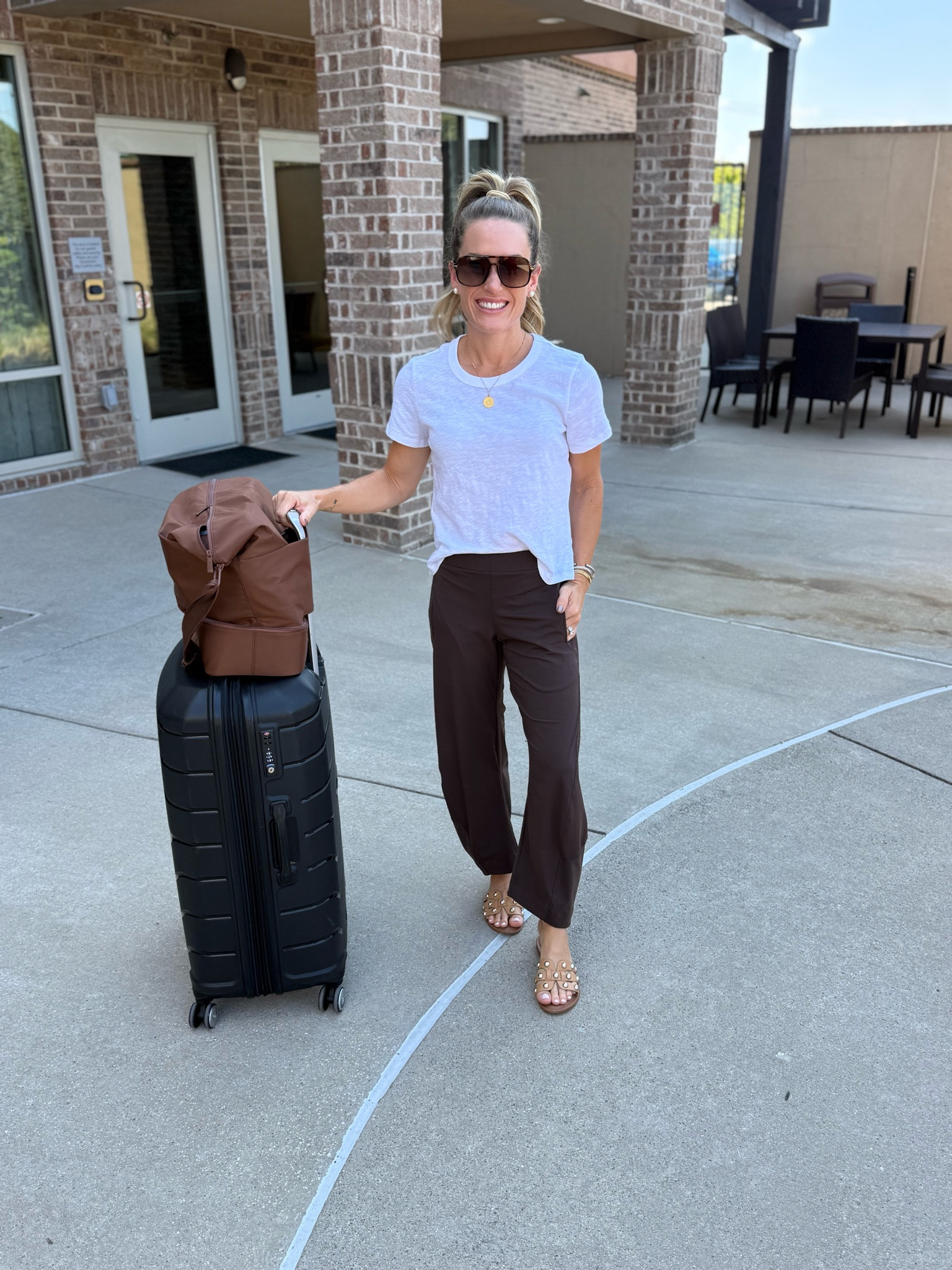 Traveling home! 
Travel look 
Travel OOTD 
Comfy travel look