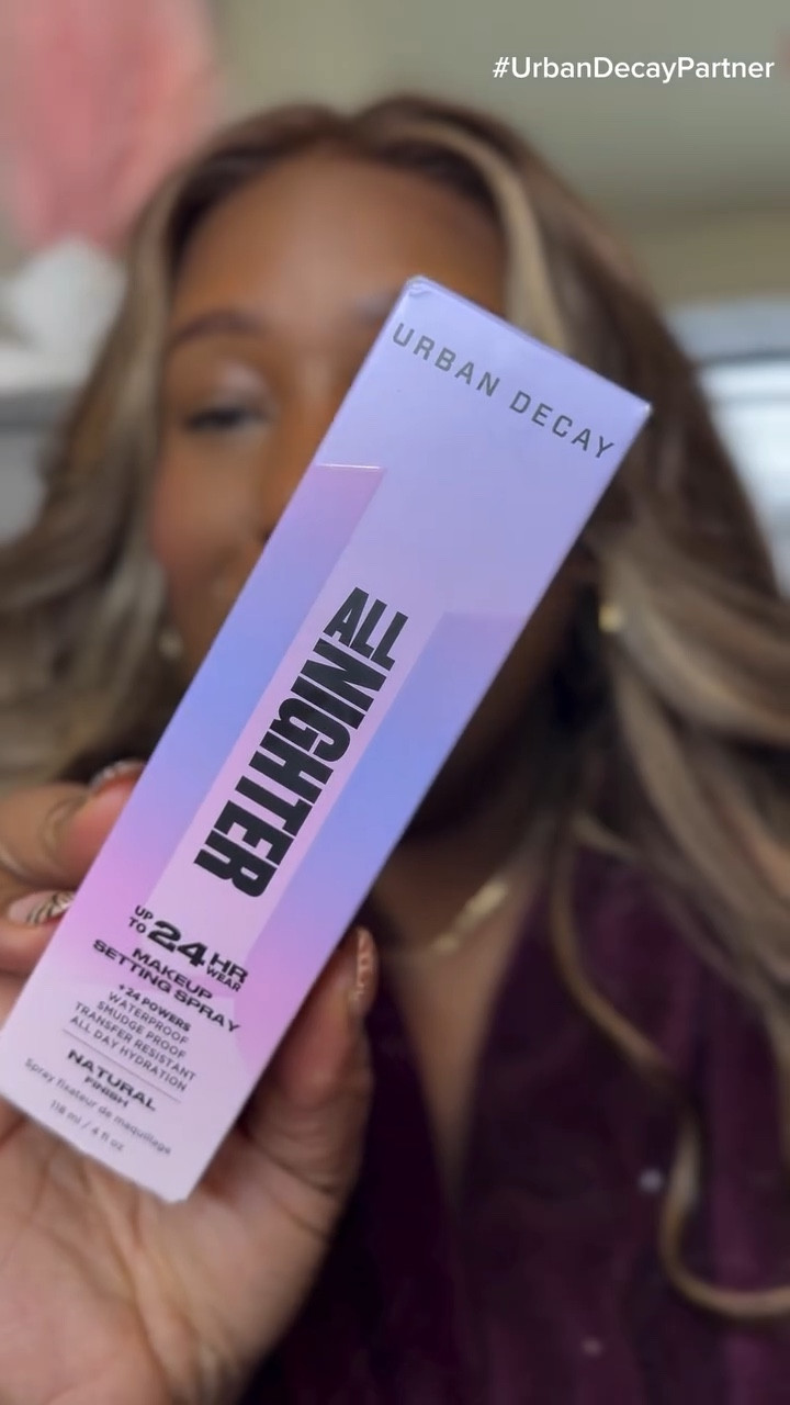 #UrbanDecayPartner Excited for this setting spray to be added to my rotation to finish off my makeup by @urbandecaycosmetics ! Let me know if you’ve tried it!
#LOrealistar #UrbanDecayPartner #AllNighterUD