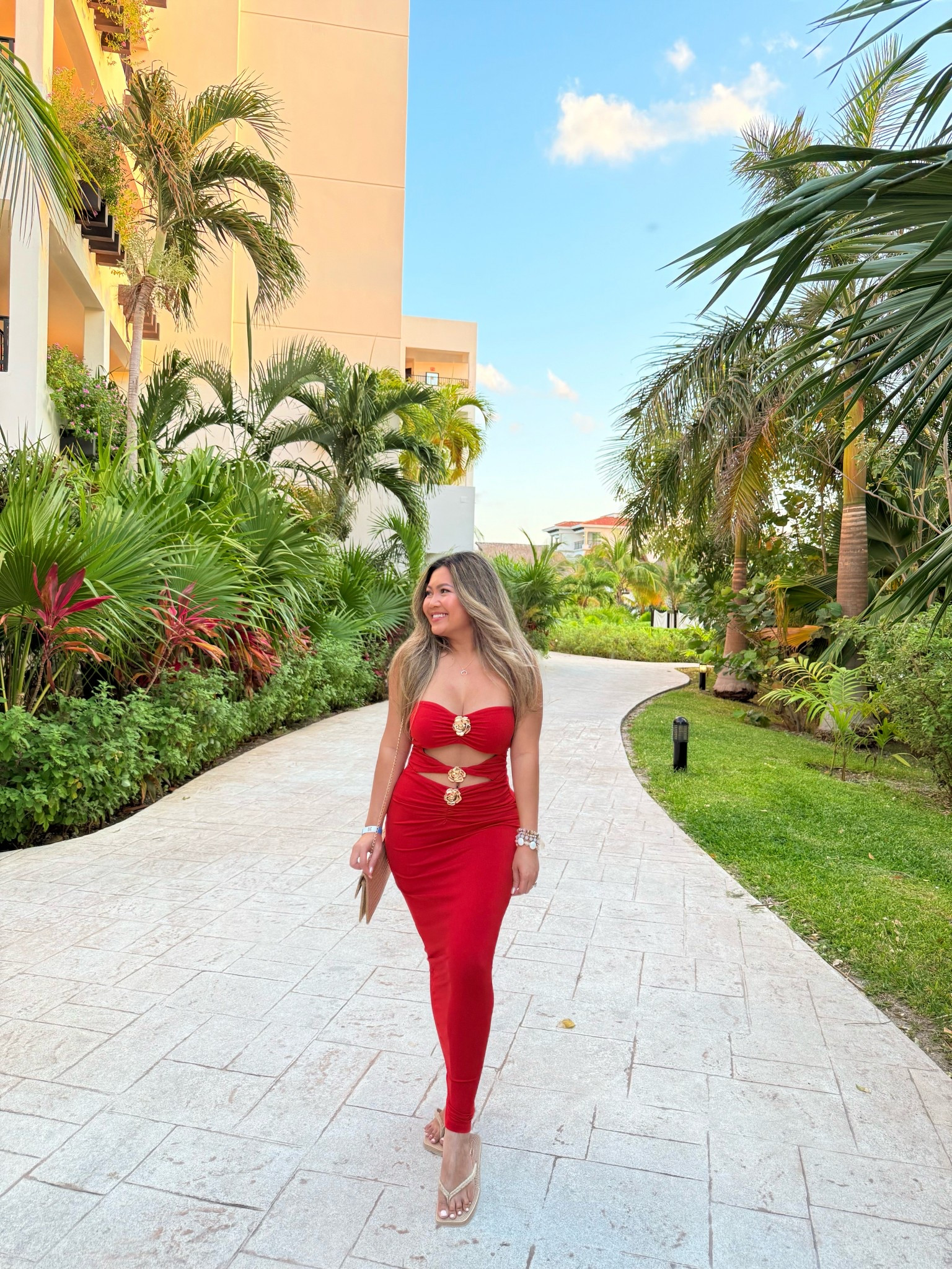 Maxi dress under $13!!! ❤️

#maxidress #vacationoutfit #reddress #datenightoutfit 