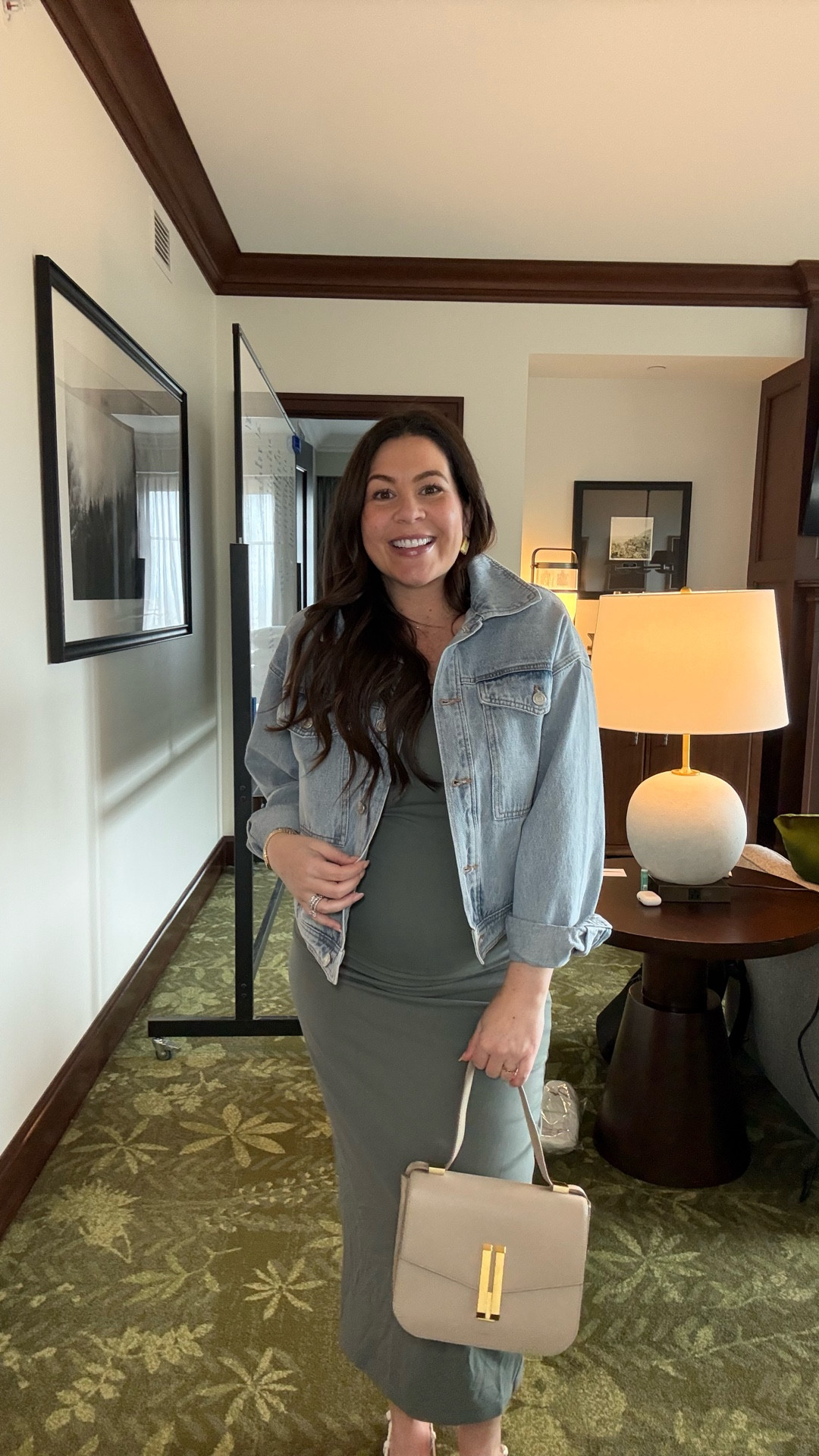 Such a great dress for the bump!!! 

#LTKBump #LTKTravel #LTKBaby