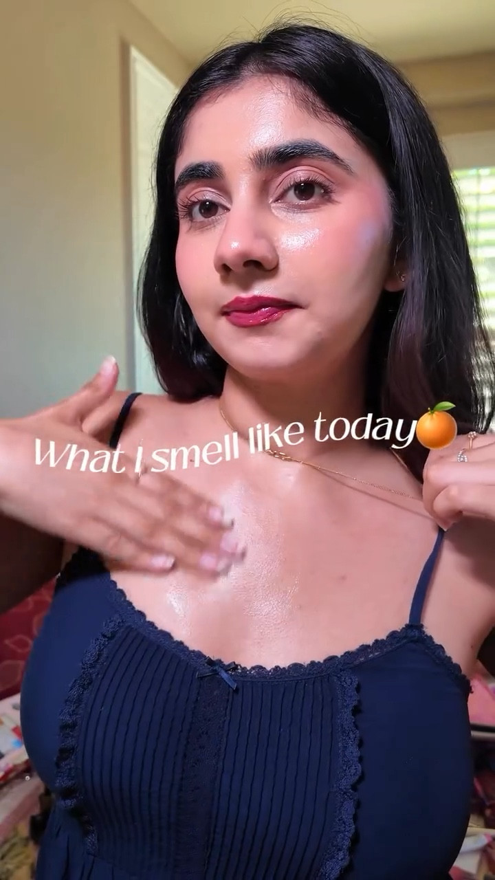 fruity day🍊

josie maron topless tangerine + sol de janeiro 62 + new nest creme de clementine

@josiemaran @soldejaneiro @nestnewyork 

#perfume #perfumetiktok #perfumetok
#fragrance #fragrancetiktok
#fragrancelayering #scentlayering #scentlayeringcombos #fruityscents
#fruityperfume