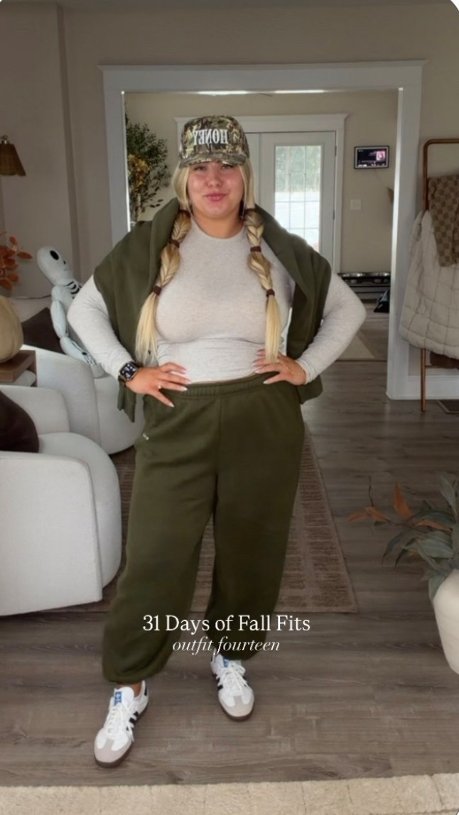 31 DAYS OF FALL FITS 🍂 

OUTFIT 14
XL TOP
XL SWEAT TOP + BOTTOMS
SHOES SIZE UP 1

fall fashion, midsize, fall fits, outfit series, fashion series, curvy fashion, tall fashion, plus size, easy outfits, comfy outfits, trendy outfits, capsule wardrobe, workwear, weekend, chic, outfit formulas, Pinterest inspired.

#LTKFindsUnder50 #LTKSeasonal #LTKMidsize