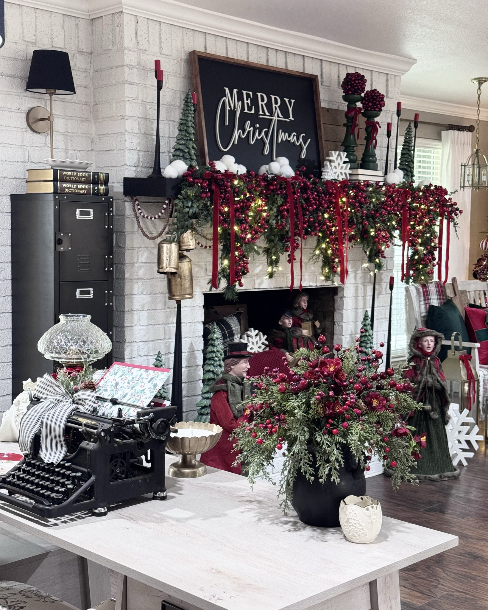 Christmas Fireplace Inspiration 2025 🌲

#LTKFamily #LTKSeasonal #LTKHome