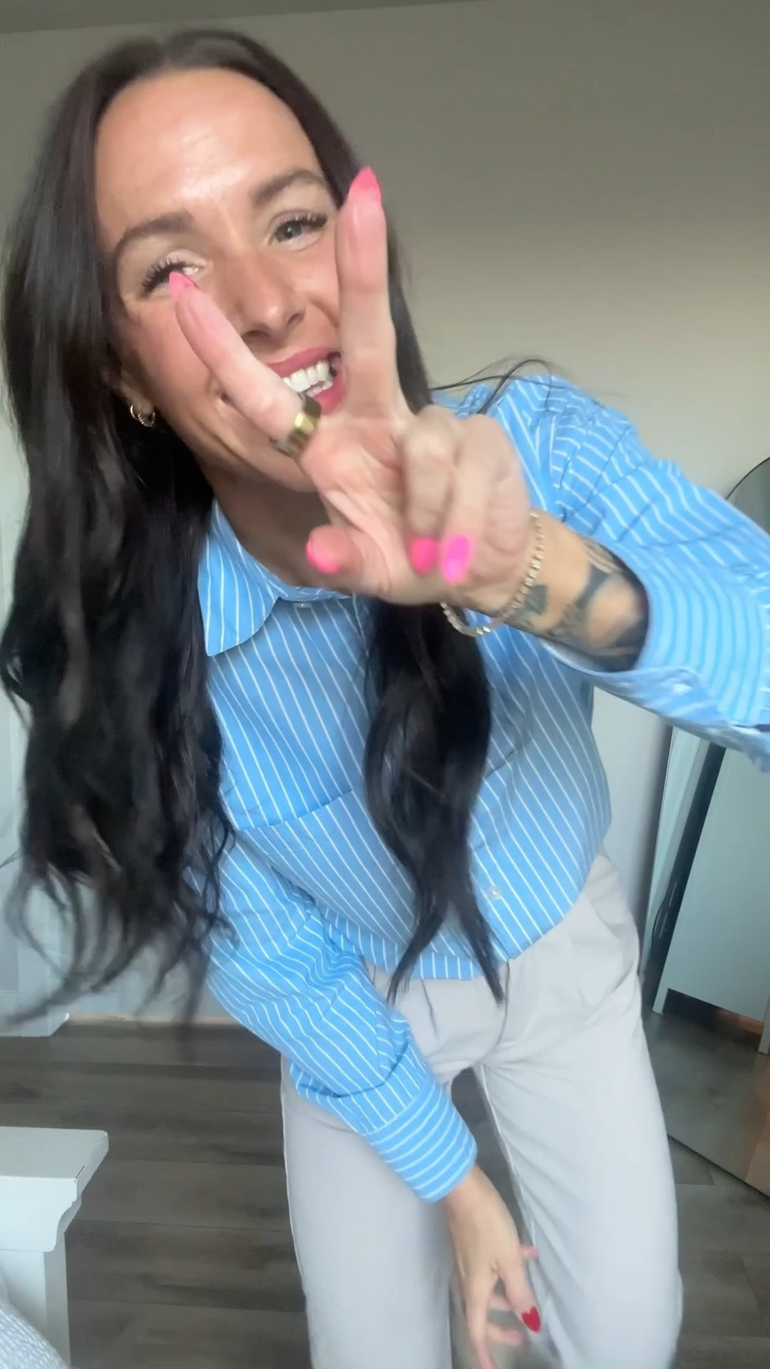 Abercrombie has my heart! 

Wearing an XS in this oversized poplin shirt! And I’m OBSESSED! 


#LTKFindsUnder50 #LTKWorkwear #LTKootd