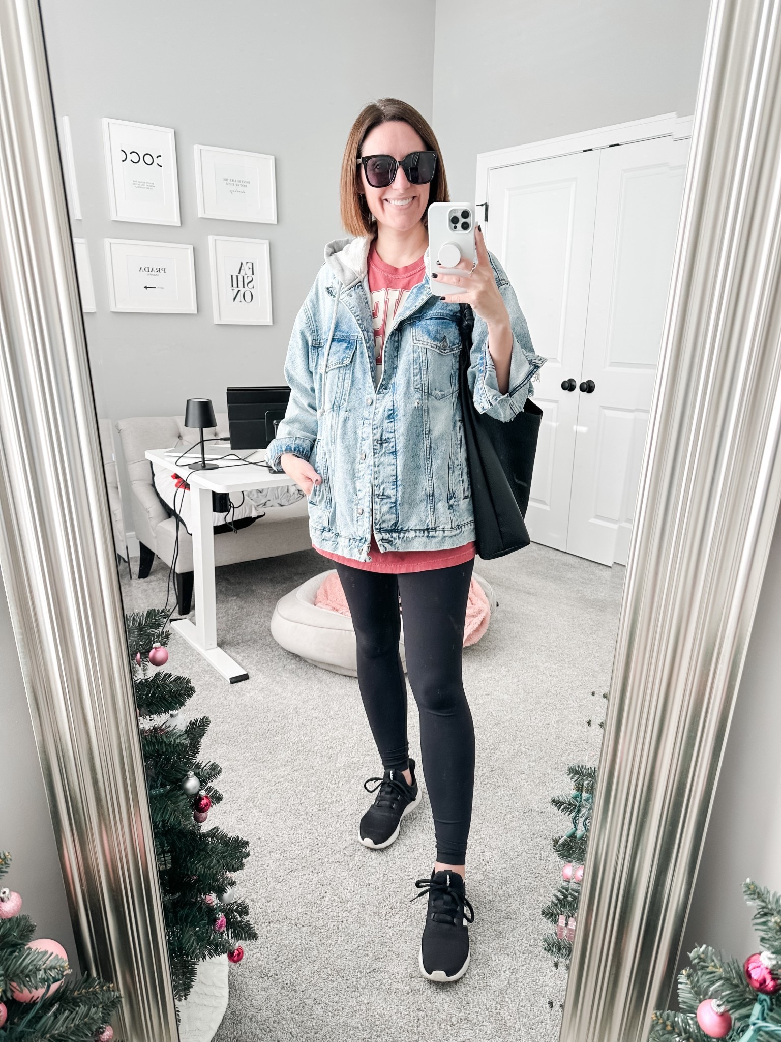 Fall soccer mom fit

#LTKFamily #LTKFindsUnder100 #LTKmomlife