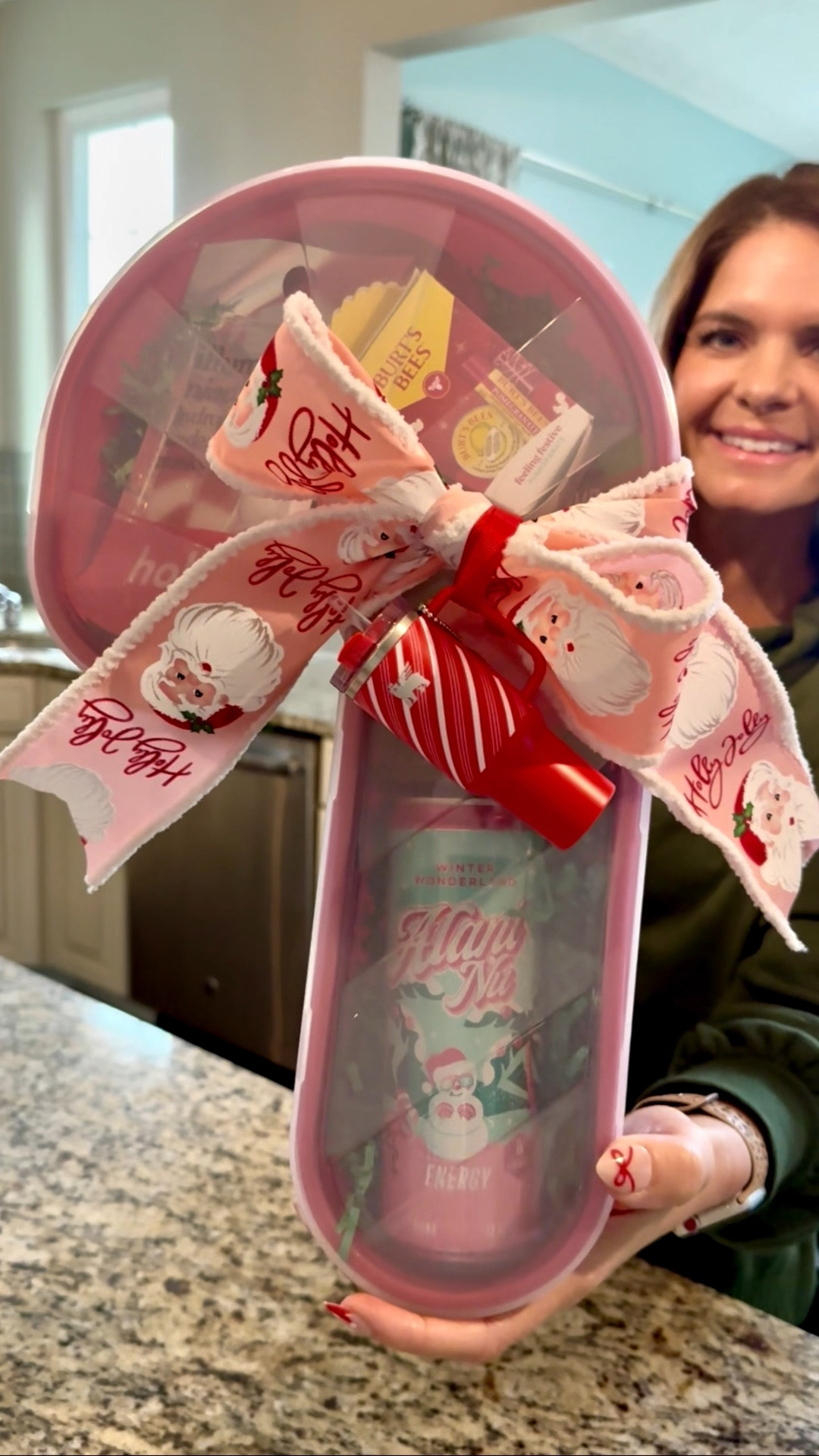 The cutest $10 fillable gift box idea! I filled this one with Alani, a face mask, eye mask, lip gloss & bath bomb for the perfect mini self-care gift.  

Perfect for teachers, friends, coworkers, etc.

#giftideas #christmasgifts #holidaygifts #stockingstuffer #selfcaregift #giftbox #christmas

#LTKHoliday #LTKGiftGuide #LTKFindsUnder50