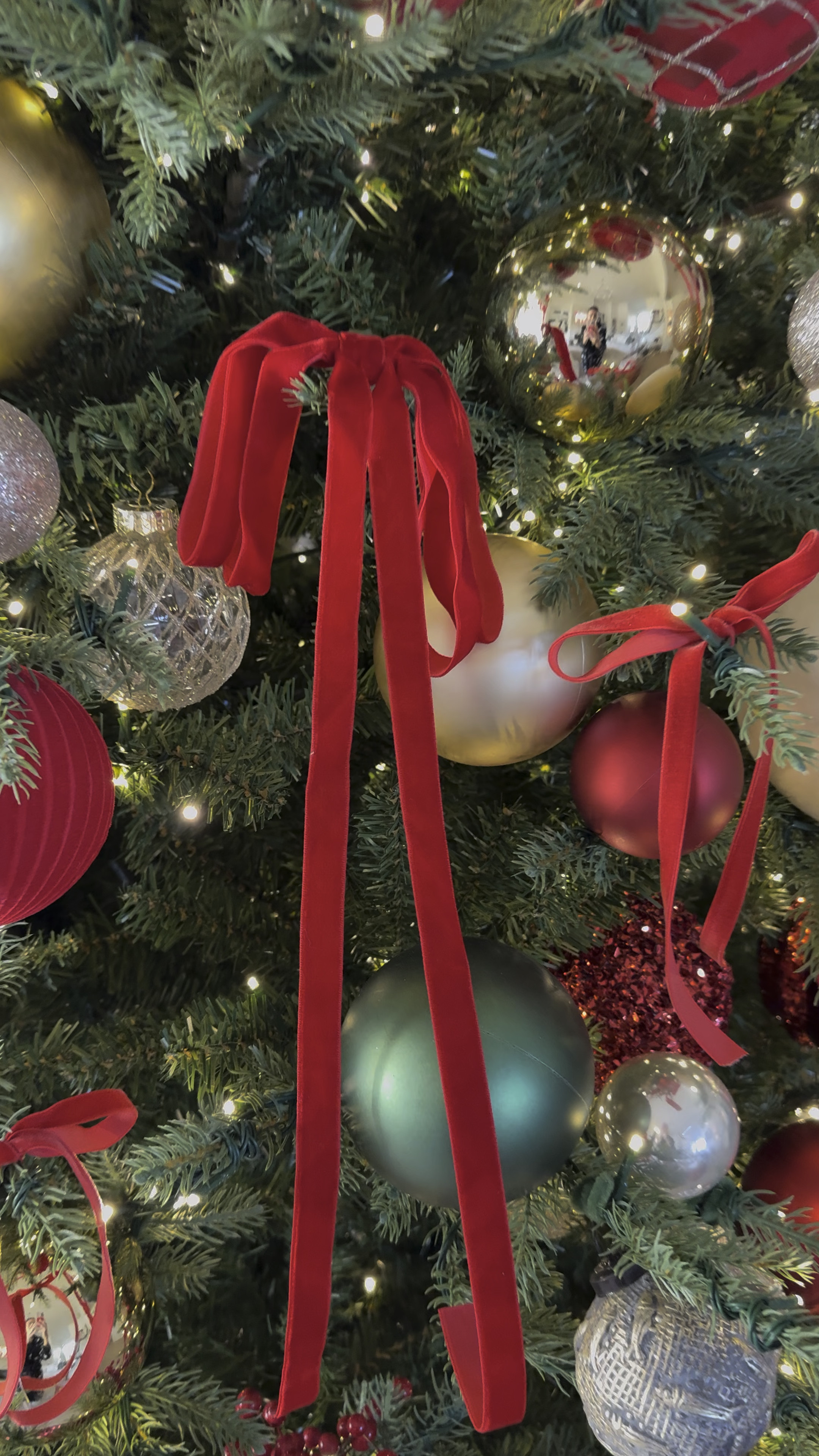 Classic Christmas 🎄 
4 pack of red velvet bows for $5


#LTKFindsUnder100 #LTKFindsUnder50 #LTKHome