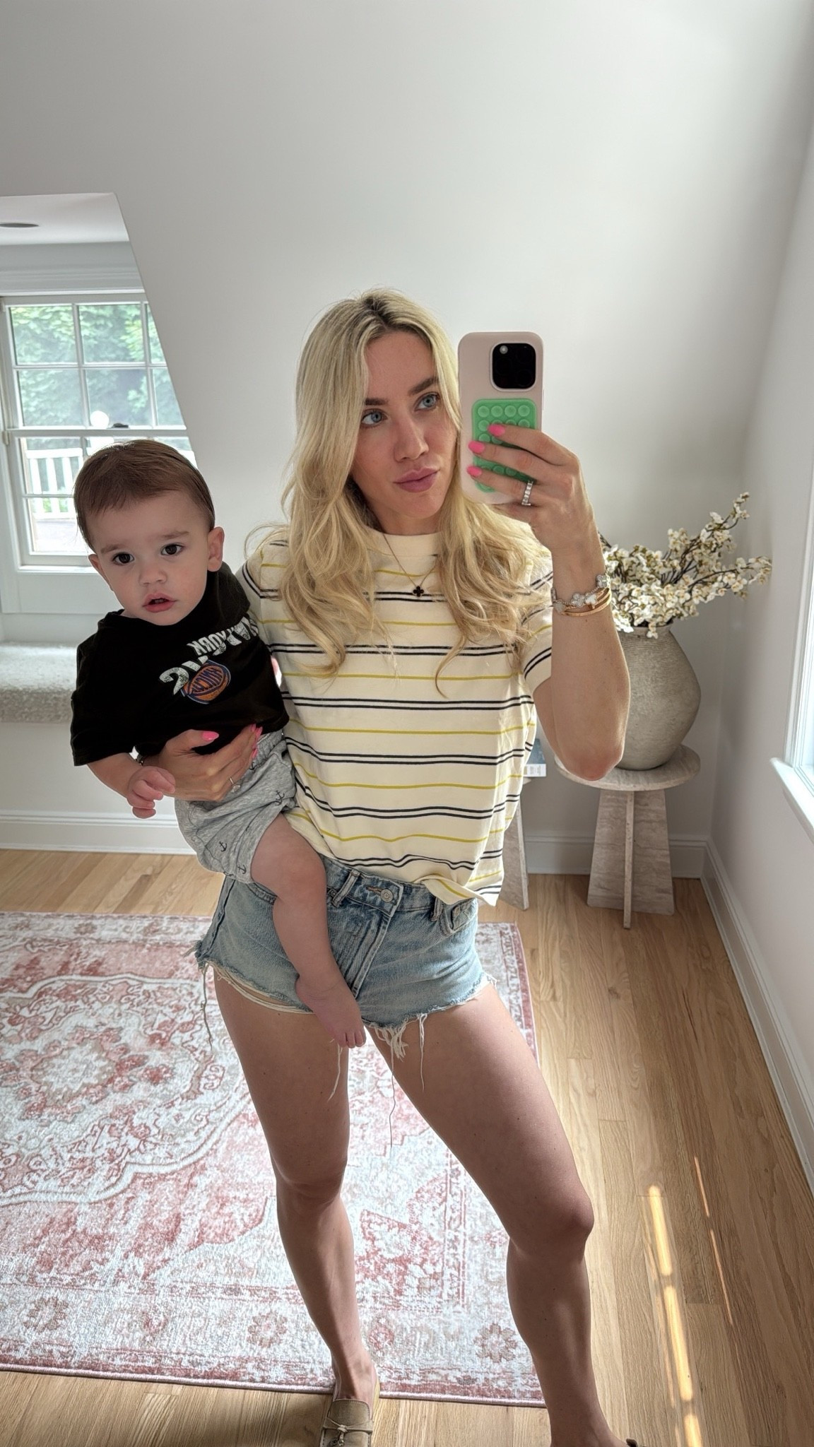 Casual summer look

#LTKmomlife #LTKgrwm #LTKootd