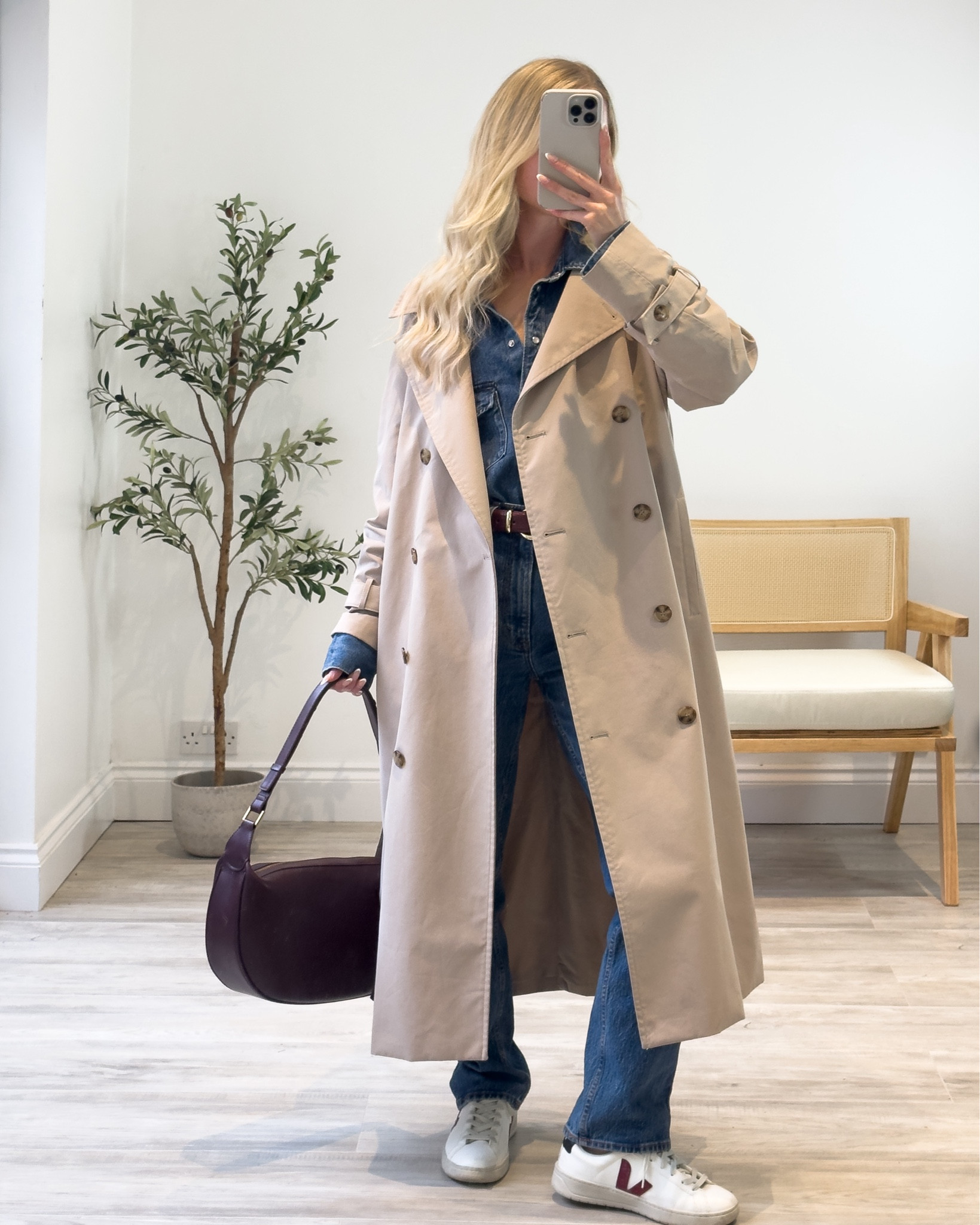 Day 10 of 14 days of autumn outfits 🍂

Trench coat / double denim / burgundy accessories / Veja sneakers / high street style / casual outfits 

#LTKautumn #LTKstyletip #LTKeurope