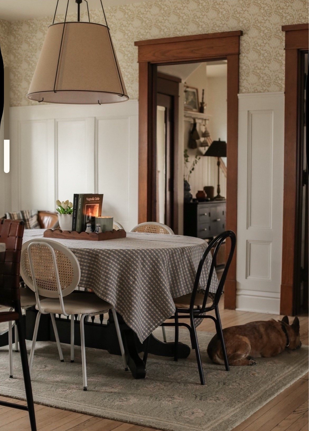 Styling my new tablecloth and adding a few spring tabletop accessories! Scalloped tray. Scalloped vase. Real touch florals. Springtime  





#LTKHome

#LTKHome

#LTKHome