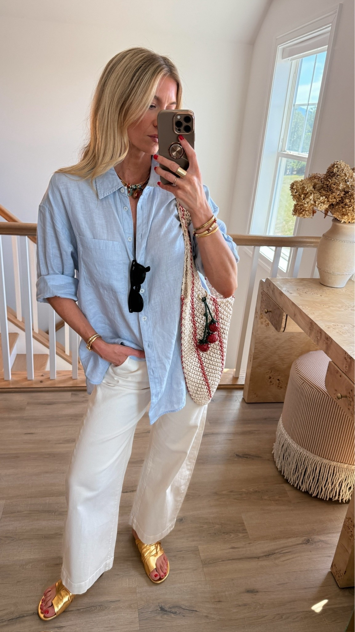 Blue button-down + white denim! 
Button-down: runs TTS, wearing size small 
Denim: run TTS, wearing size 25

#LTKgrwm #LTKootd #LTKActive