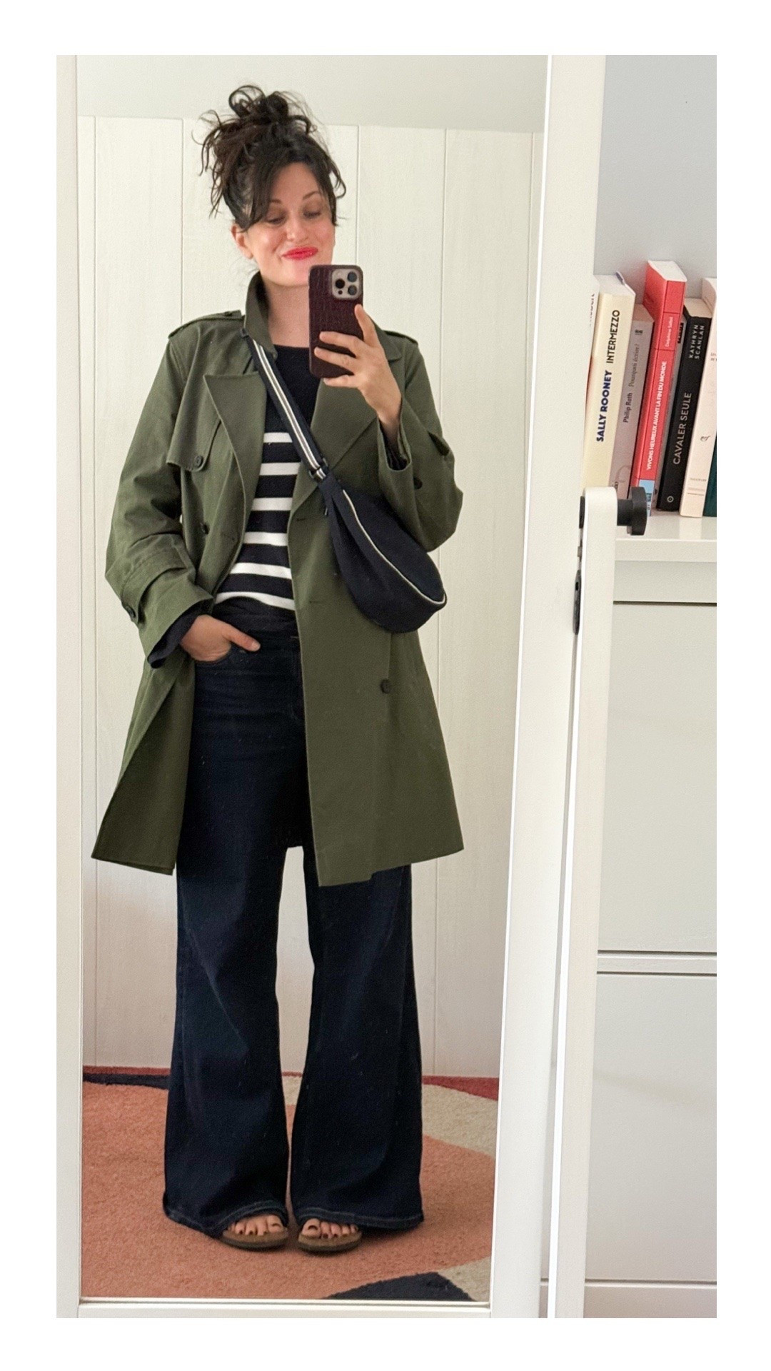 • Trench #uniqlo C par Clare Waight Keller
• Maille rayée #uniqlo
• Banane #uniqlo
• Jean flare #hm
• Mules #birkenstock

#LTKfrance #LTKeurope