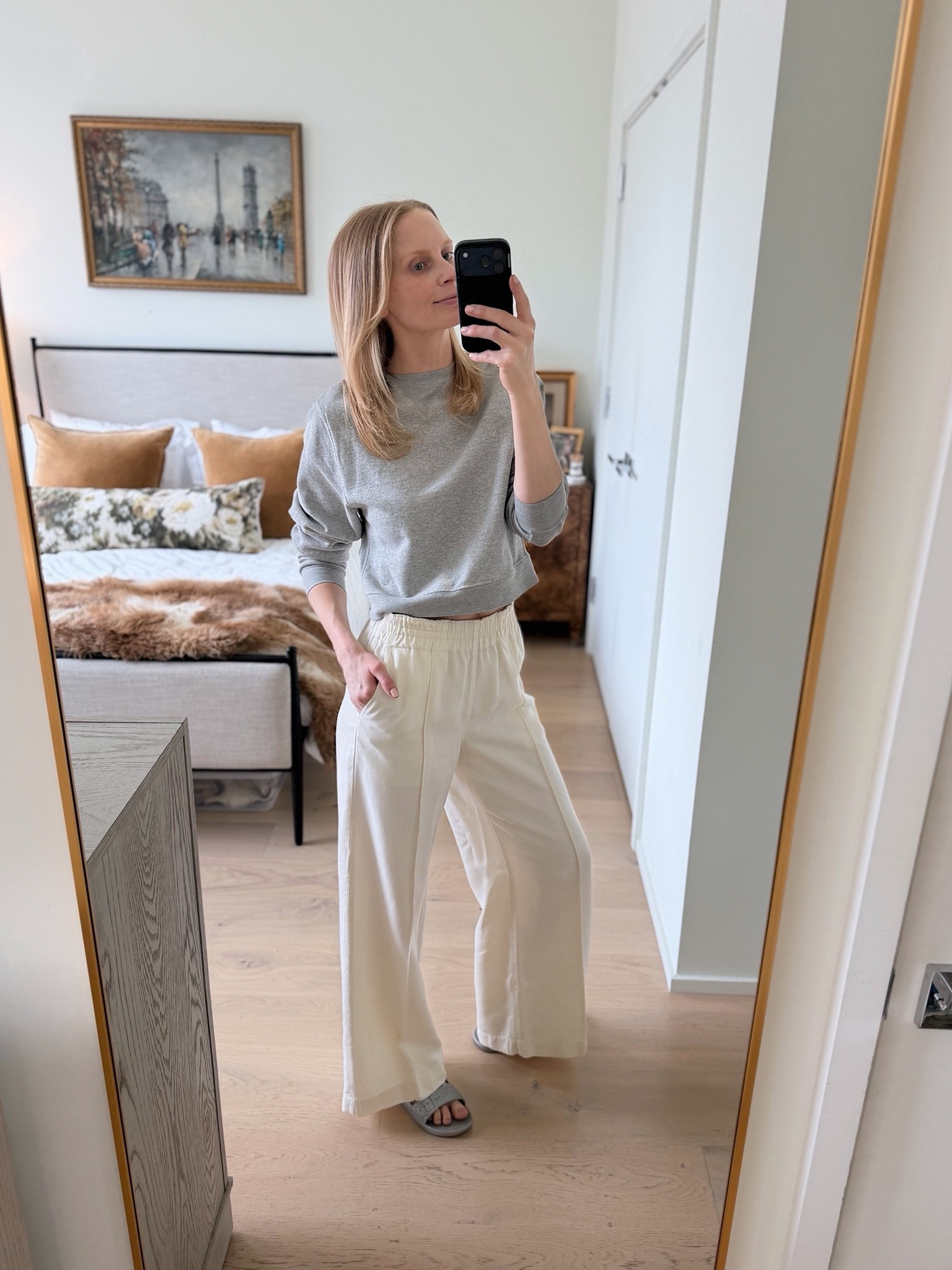 Casual Monday outfit for a mani/pedi and working from my desk! My pants are old but I linked a current similar style by the same brand.

#LTKootd