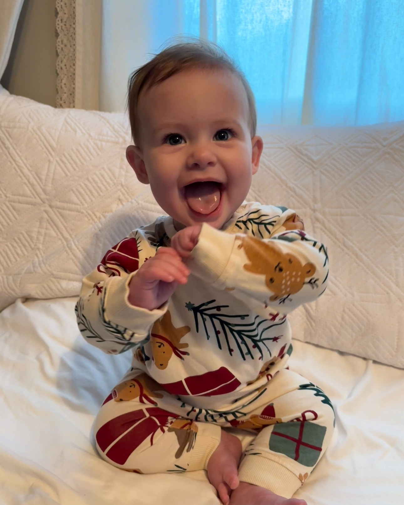 One thing about H&M is that everything runs big!! This comes in handy (and might make a mama emotional) when her baby fits in the same pj’s from the year before 🥹❤️
Linked comparables because this exact fit is out of stock 🥲
#ChristmasPajamas #InfantChristmas #FirstChristmas

#LTKHoliday #LTKKids #LTKBaby