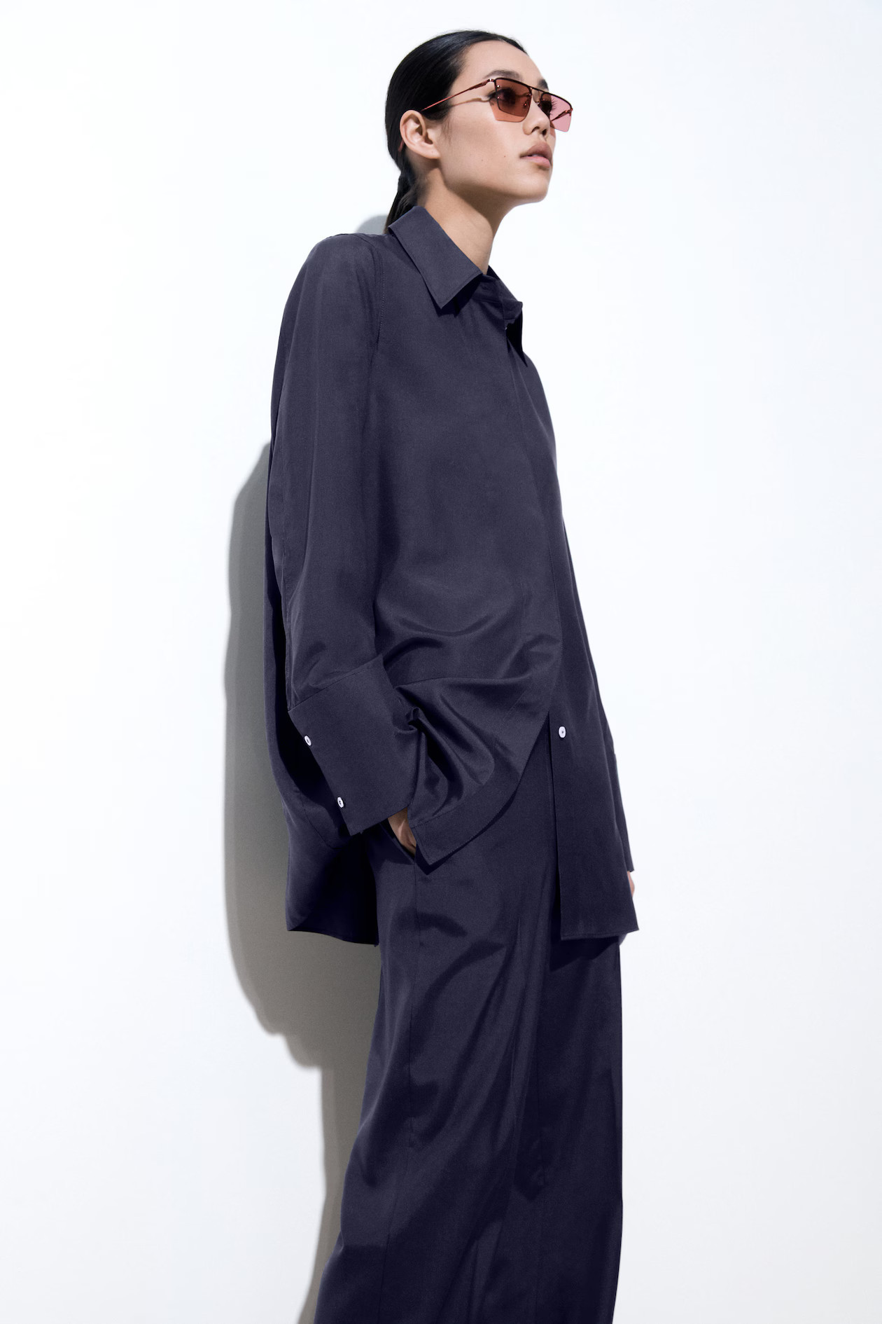 THE ESSENTIAL SILK SHIRT - NAVY | COS (EU)