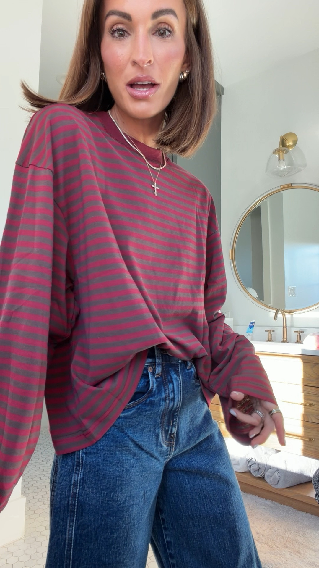 the color combo on this striped tee 😍😍