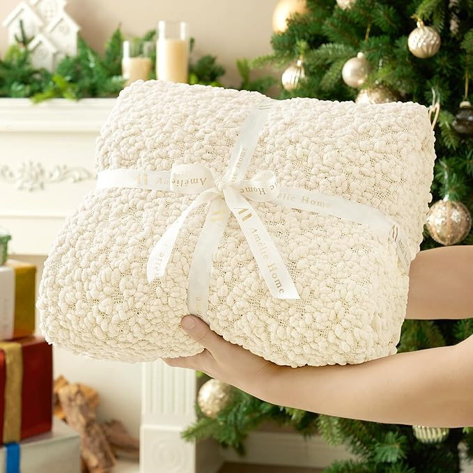 Amélie Home Textured Mulberry Throw Blanket Handmade with Tassels Chunky Soft Fluffy Knit Throw ... | Amazon (US)