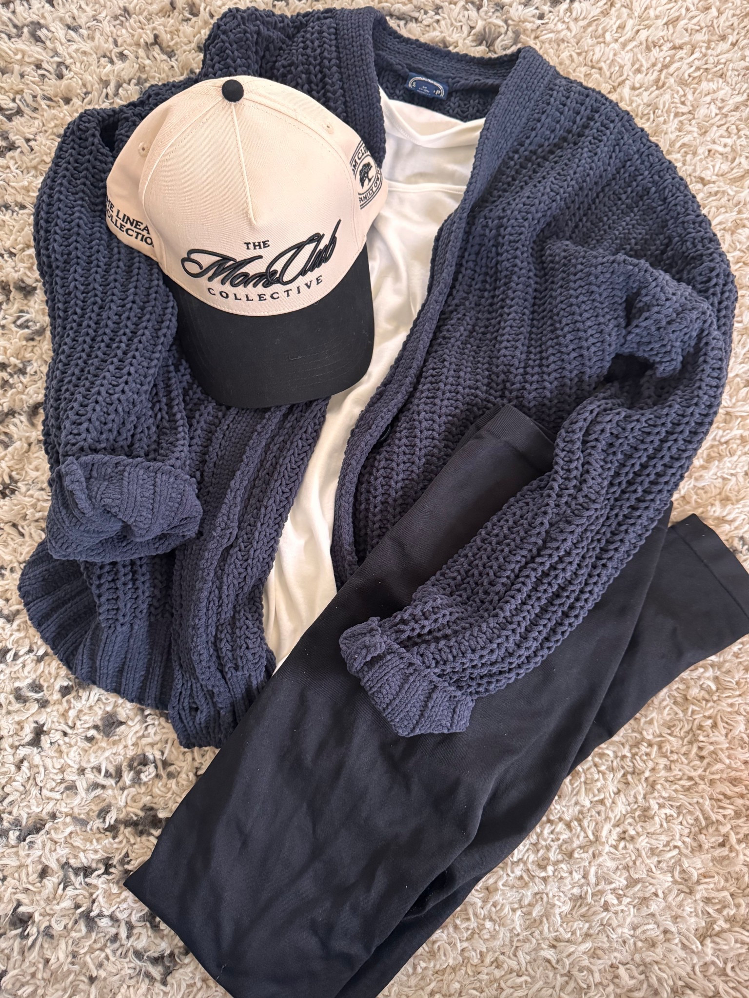 Walmart cardigan 
Maternity seamless leggings 
Winter staple 



#LTKBump #LTKFindsUnder50 #LTKStyleTip